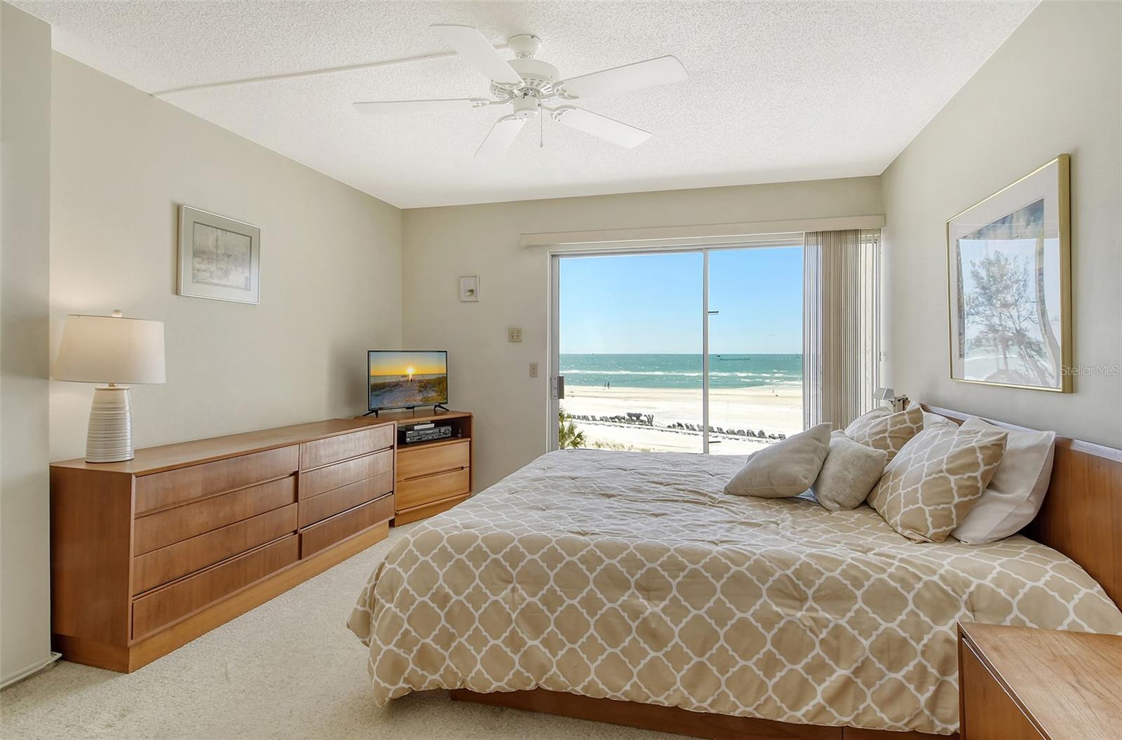 19 WHISPERING SANDS DR #303