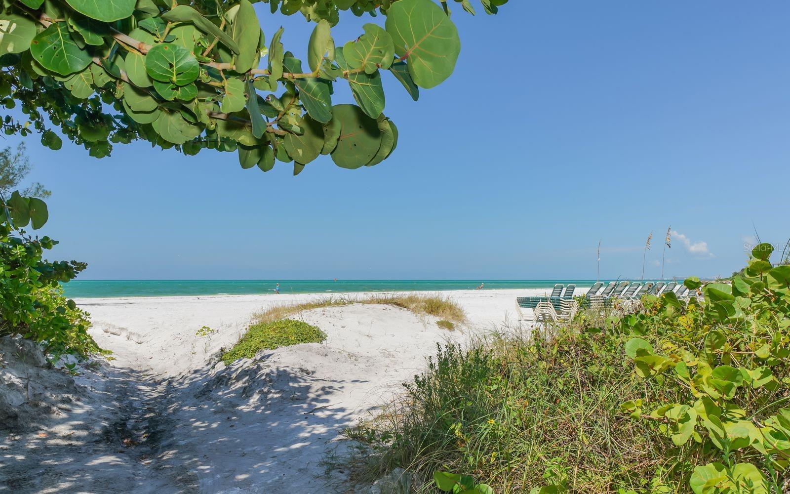 19 WHISPERING SANDS DR #303