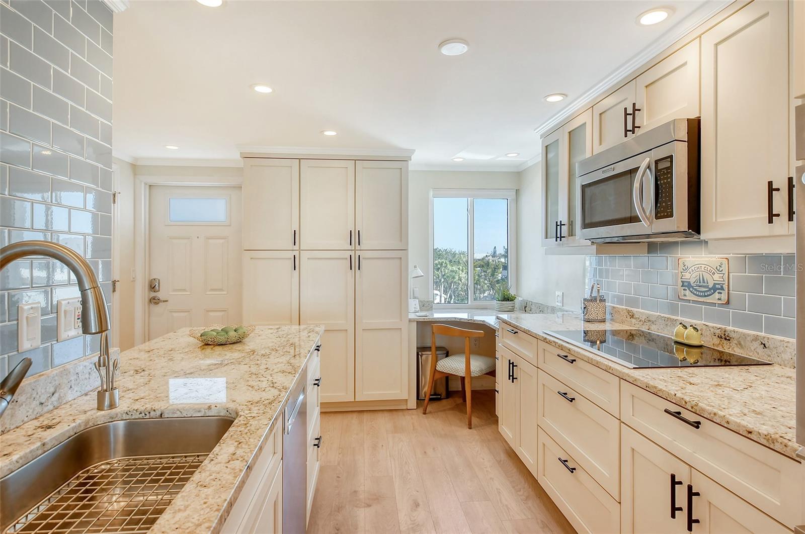 20 WHISPERING SANDS DR #406