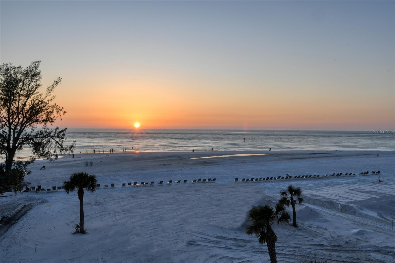 20 WHISPERING SANDS DR #406