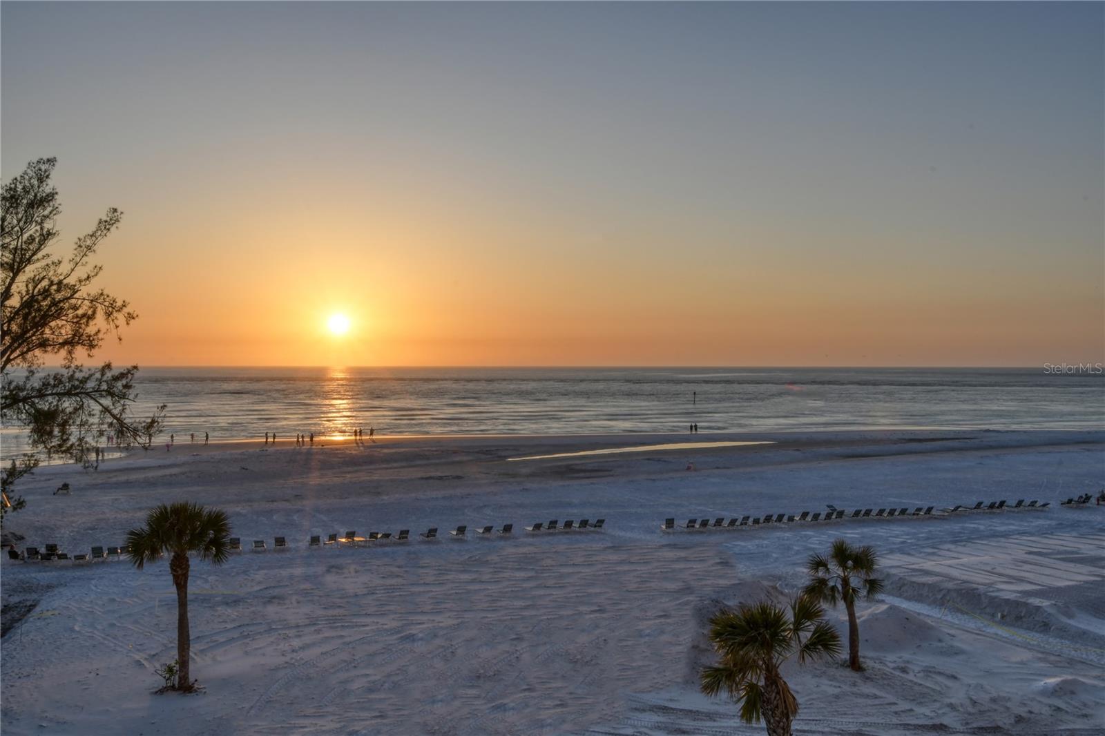 20 WHISPERING SANDS DR #406