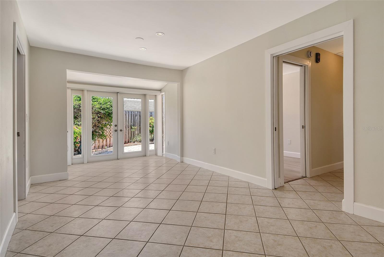 104 WHISPERING SANDS DR #V27