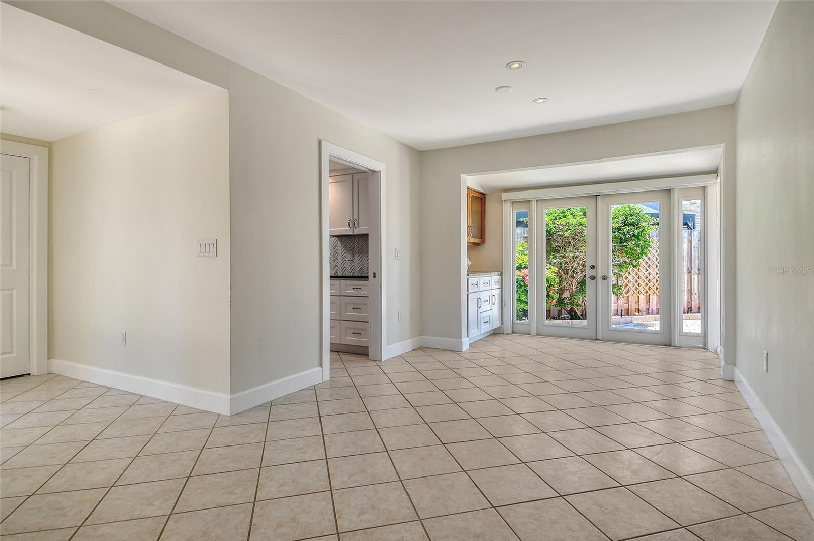 104 WHISPERING SANDS DR #V27