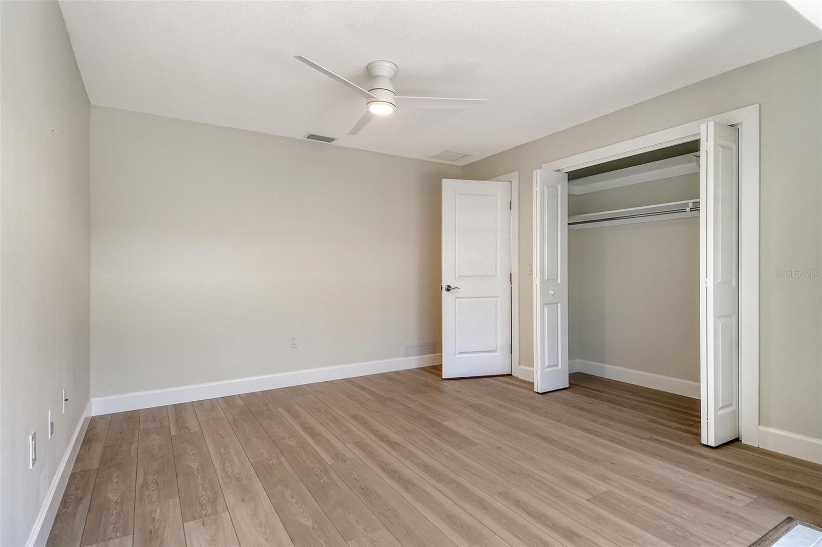 104 WHISPERING SANDS DR #V27