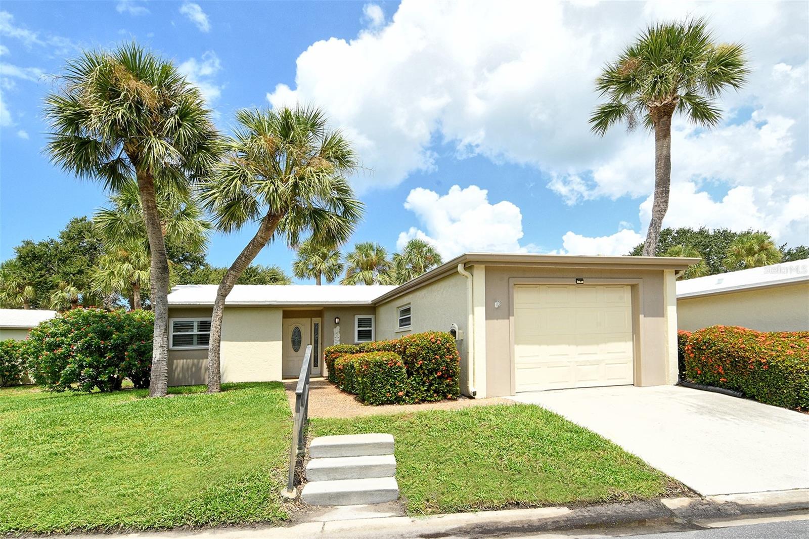 119 WHISPERING SANDS CIR #V36