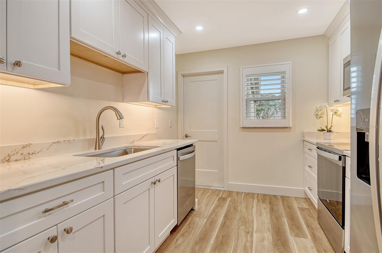 119 WHISPERING SANDS CIR #V36