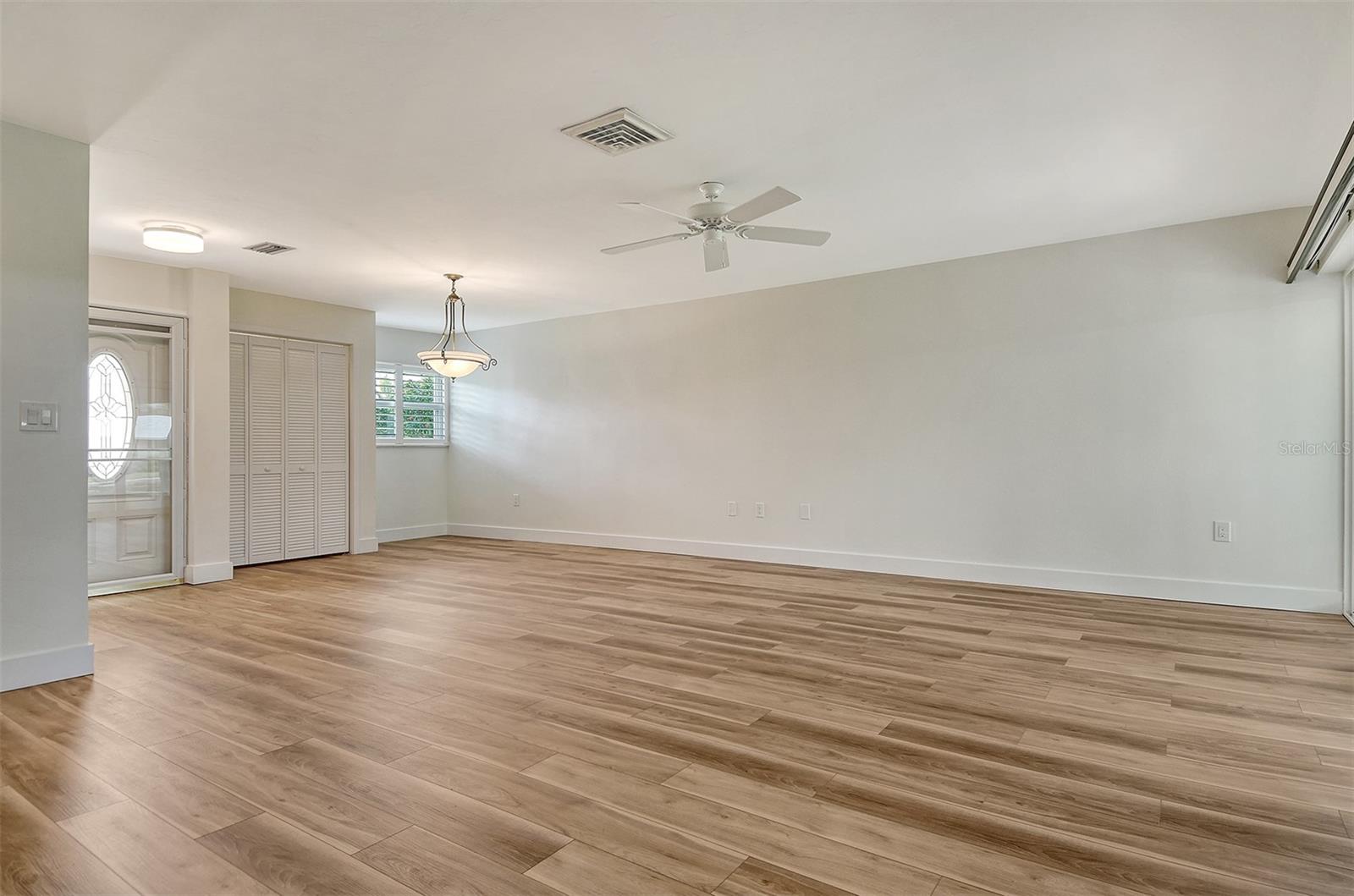 119 WHISPERING SANDS CIR #V36