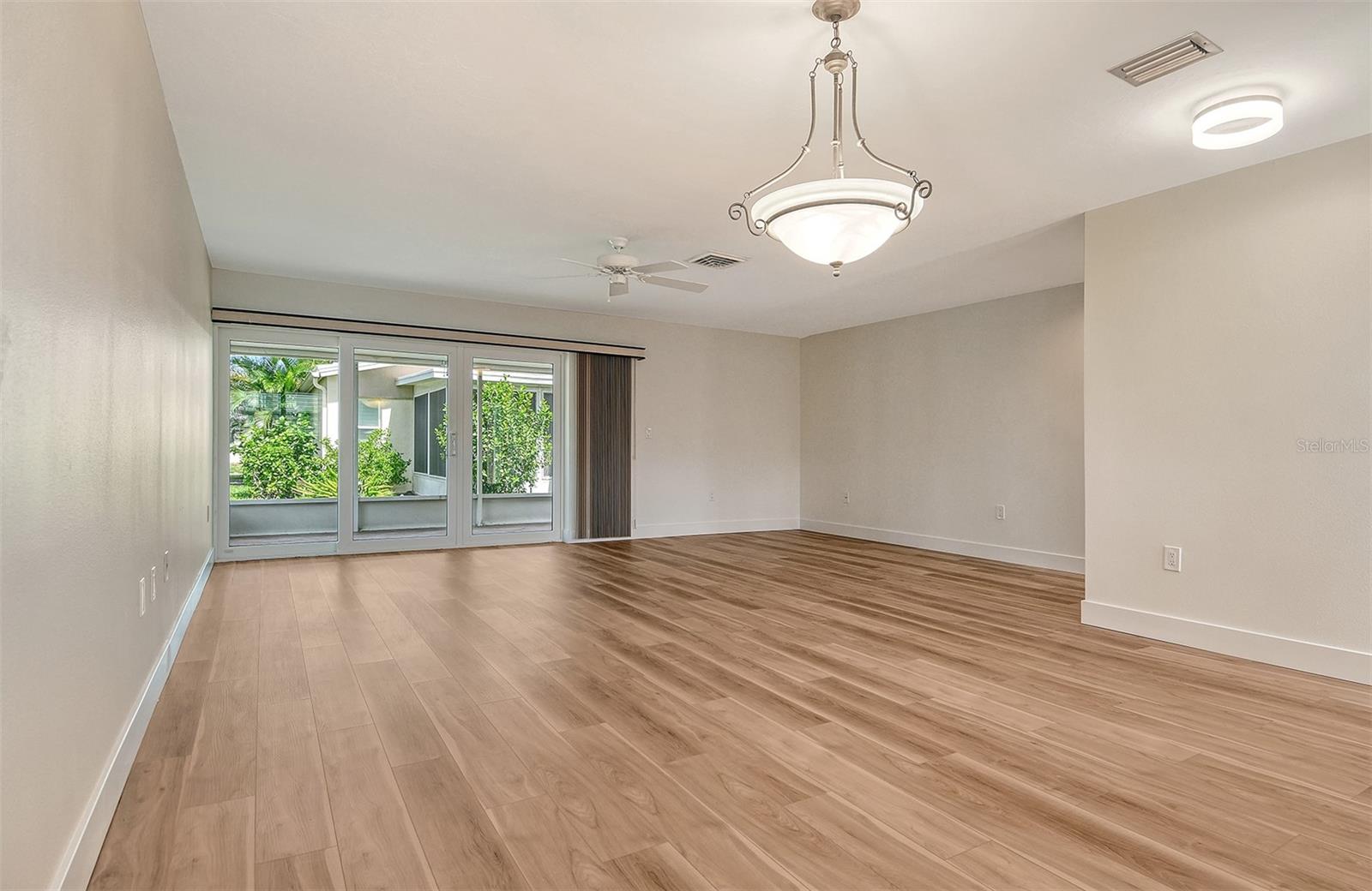 119 WHISPERING SANDS CIR #V36