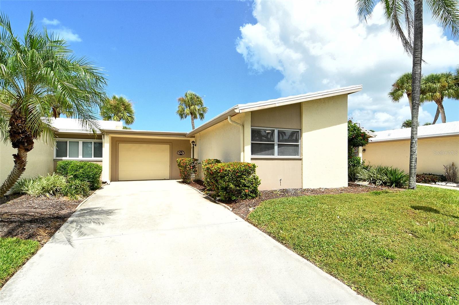 143 WHISPERING SANDS DR #V30