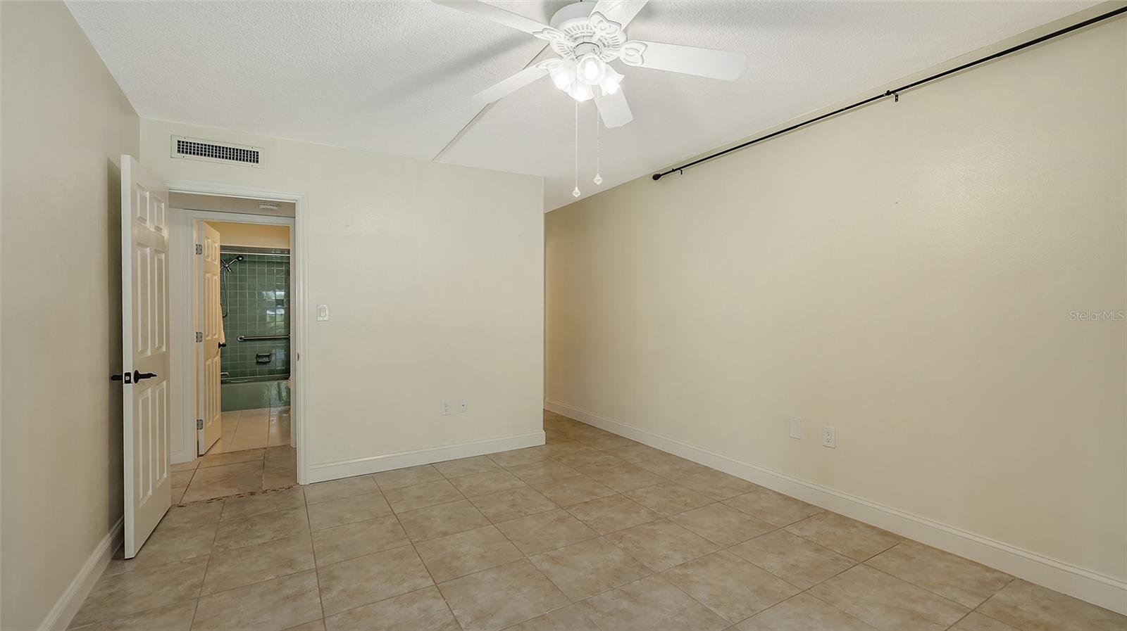 225 HOURGLASS WAY #103