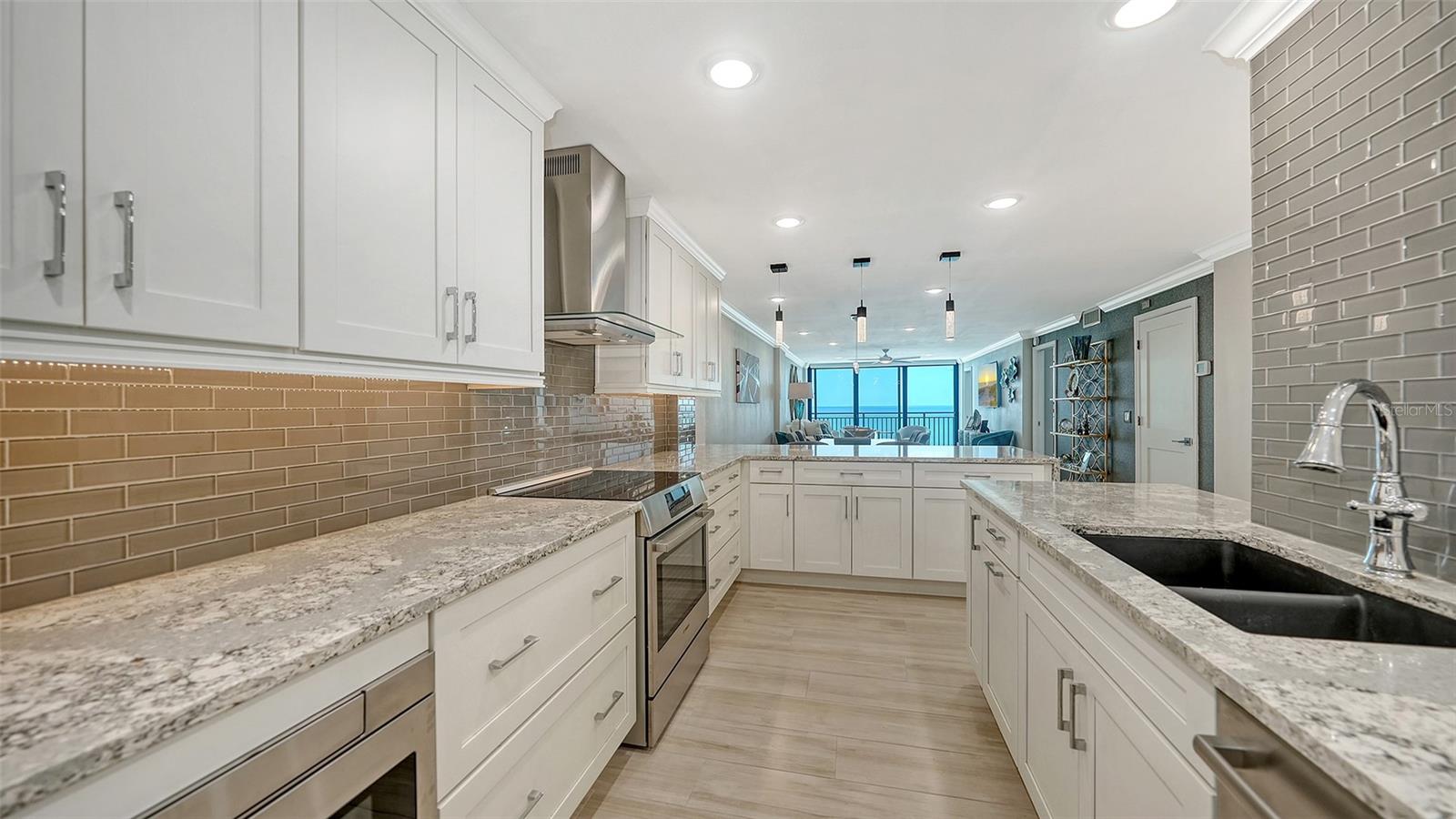 19 WHISPERING SANDS DR #1105