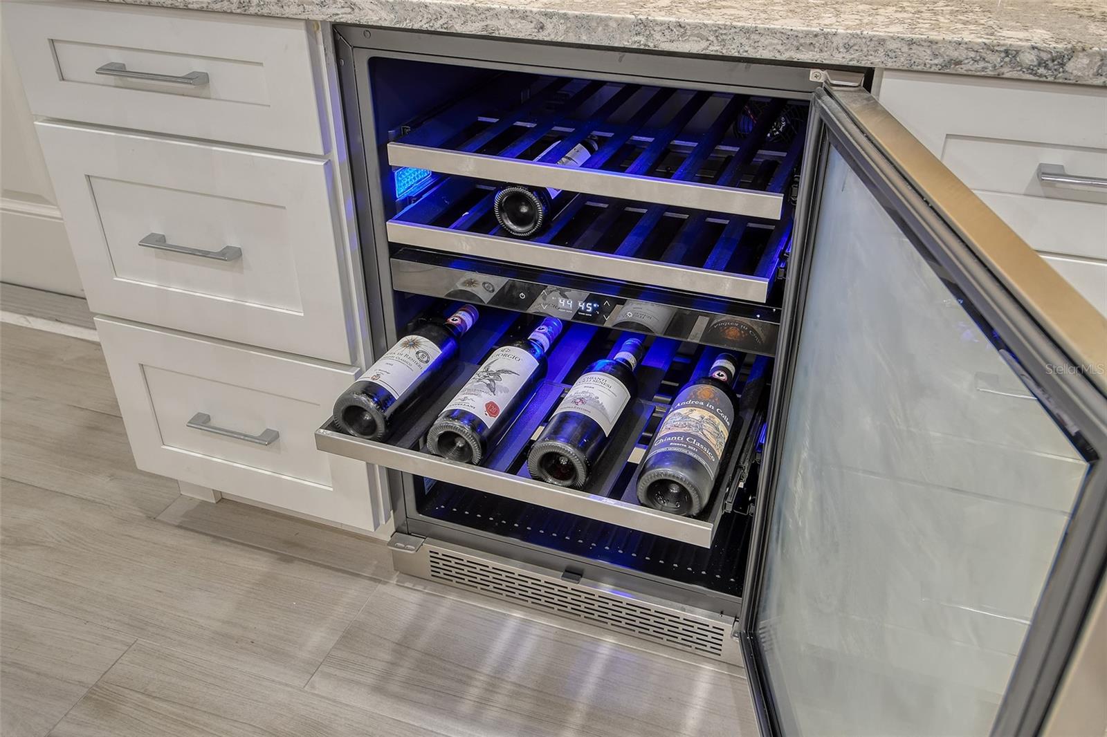 19 WHISPERING SANDS DR #1105