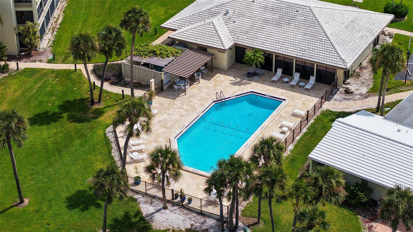 19 WHISPERING SANDS DR #1105