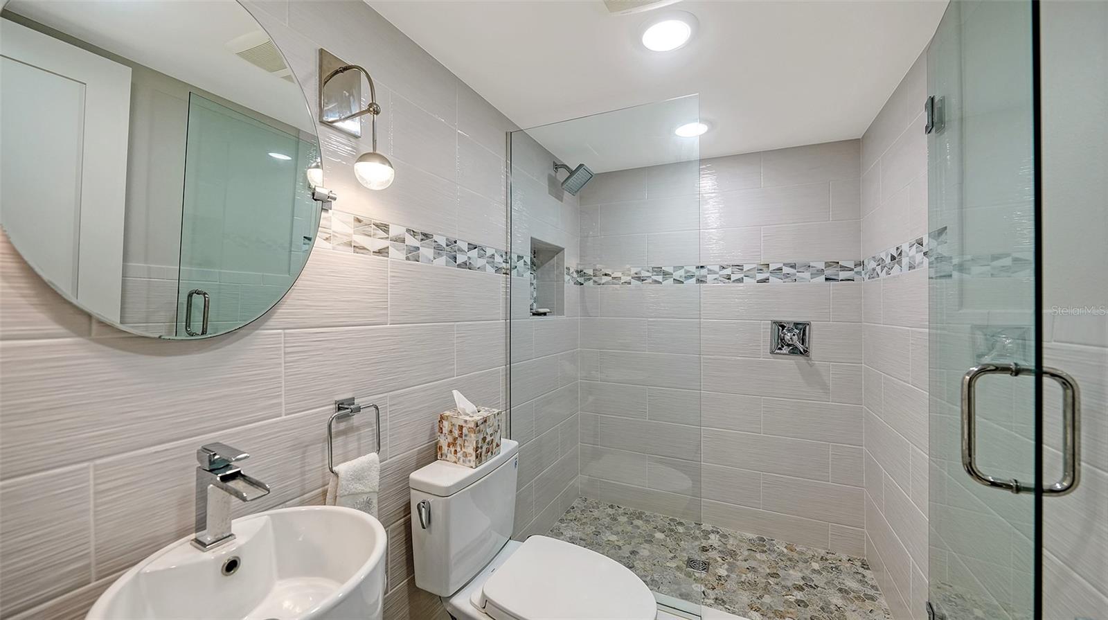 19 WHISPERING SANDS DR #1105