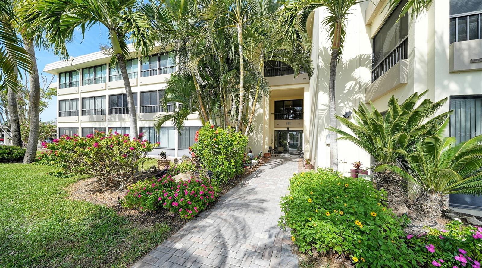 101 WHISPERING SANDS DR #107