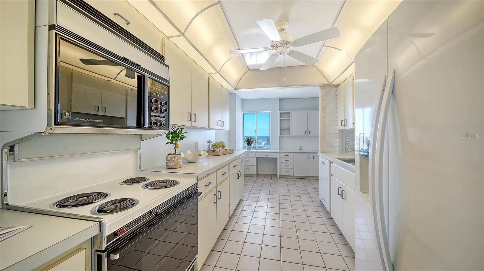 20 WHISPERING SANDS DR #1201