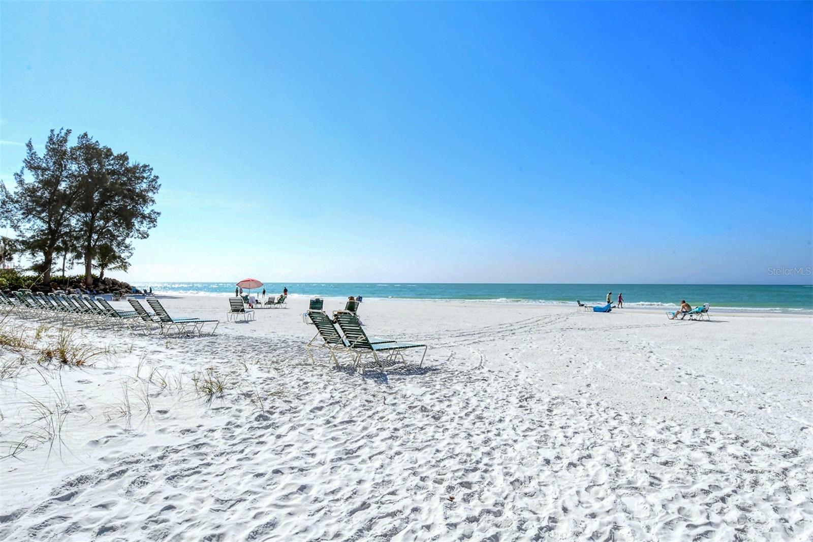 20 WHISPERING SANDS DR #1201