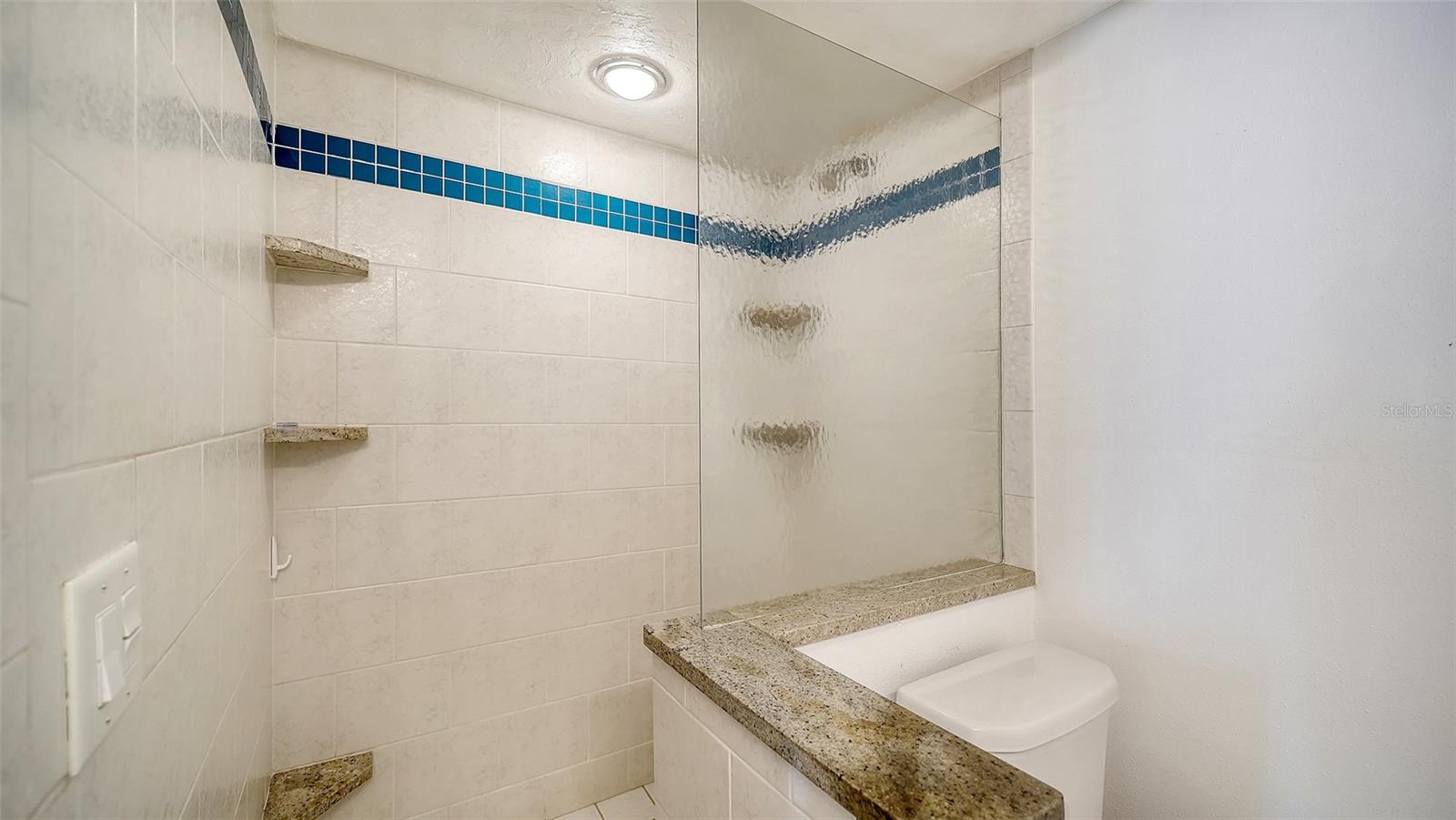 19 WHISPERING SANDS DR #1104