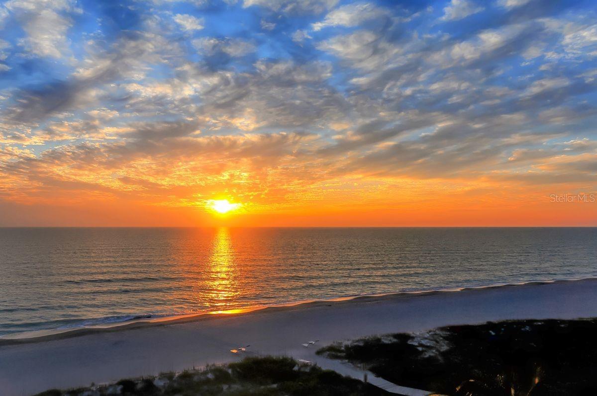 19 WHISPERING SANDS DR #201