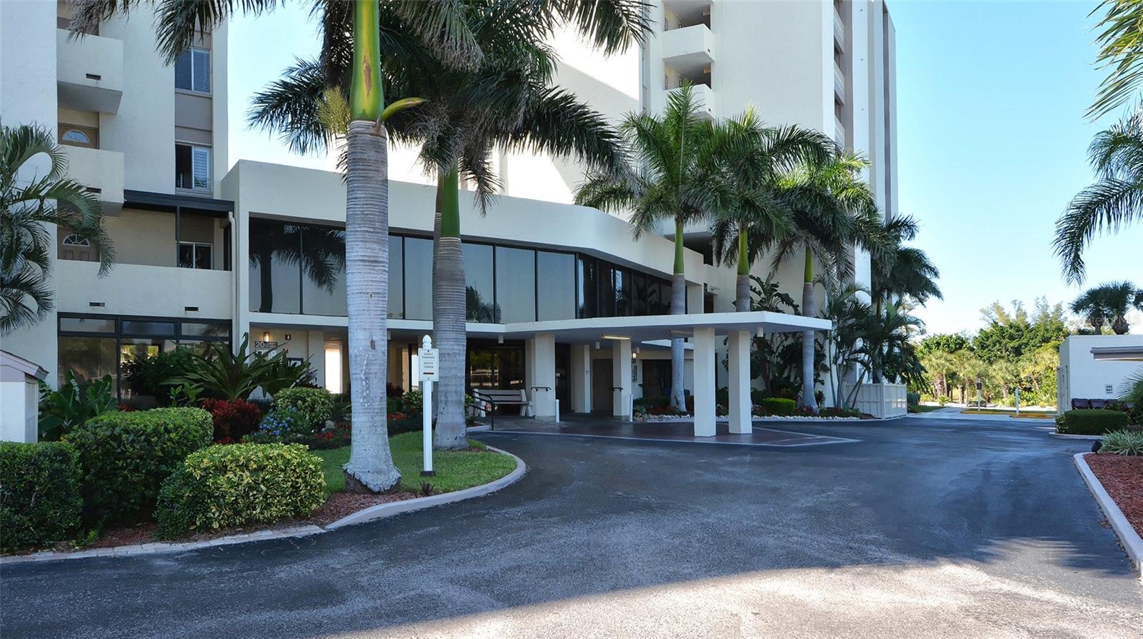 101 WHISPERING SANDS DR #301