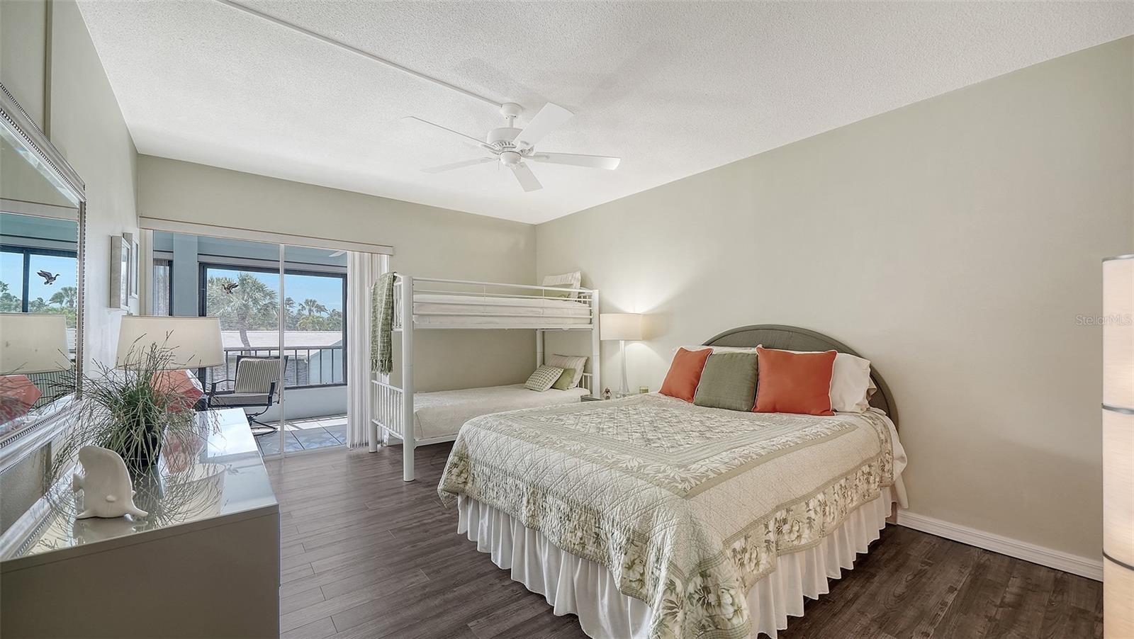 225 HOURGLASS WAY #202