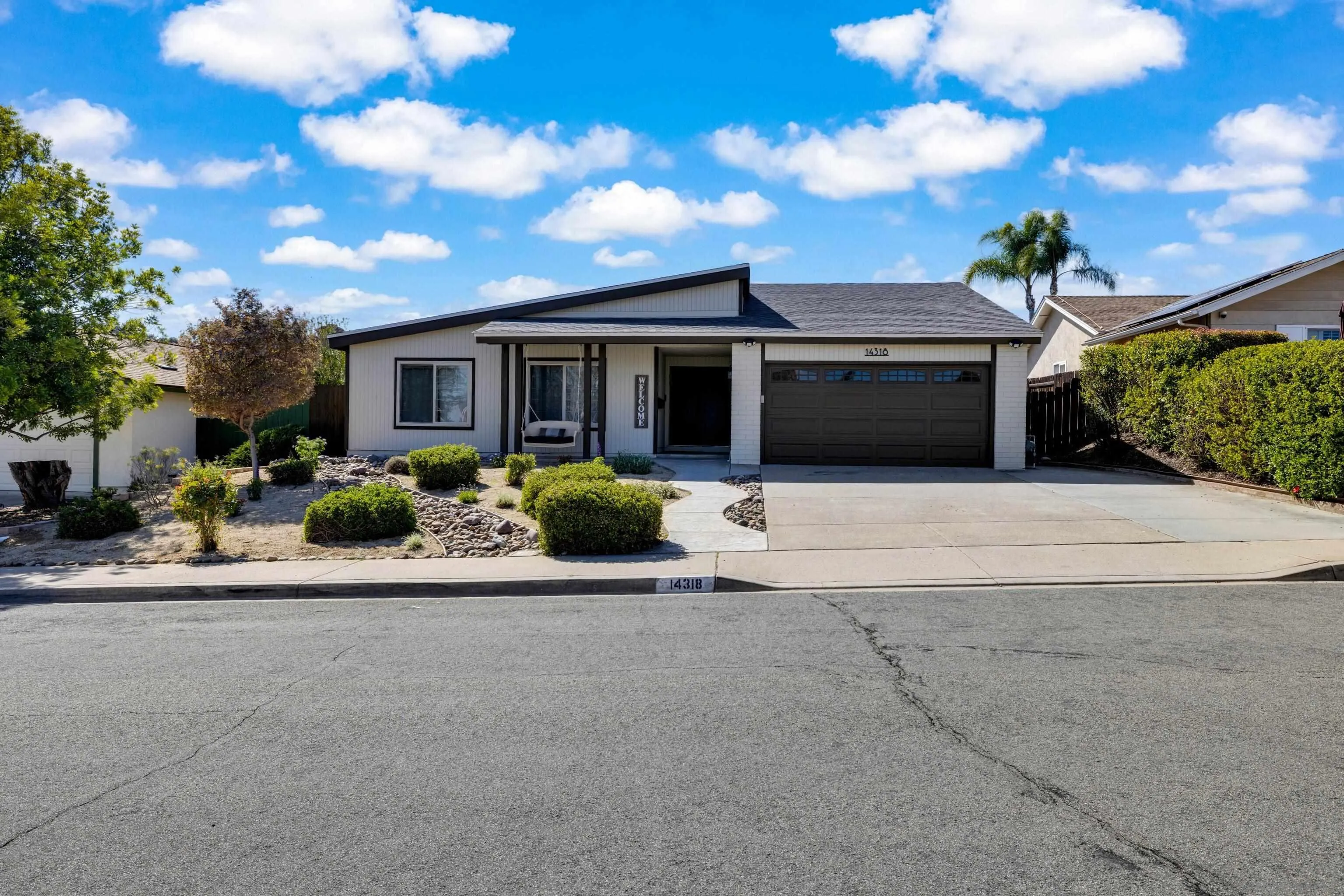 14318 Sandown Ct