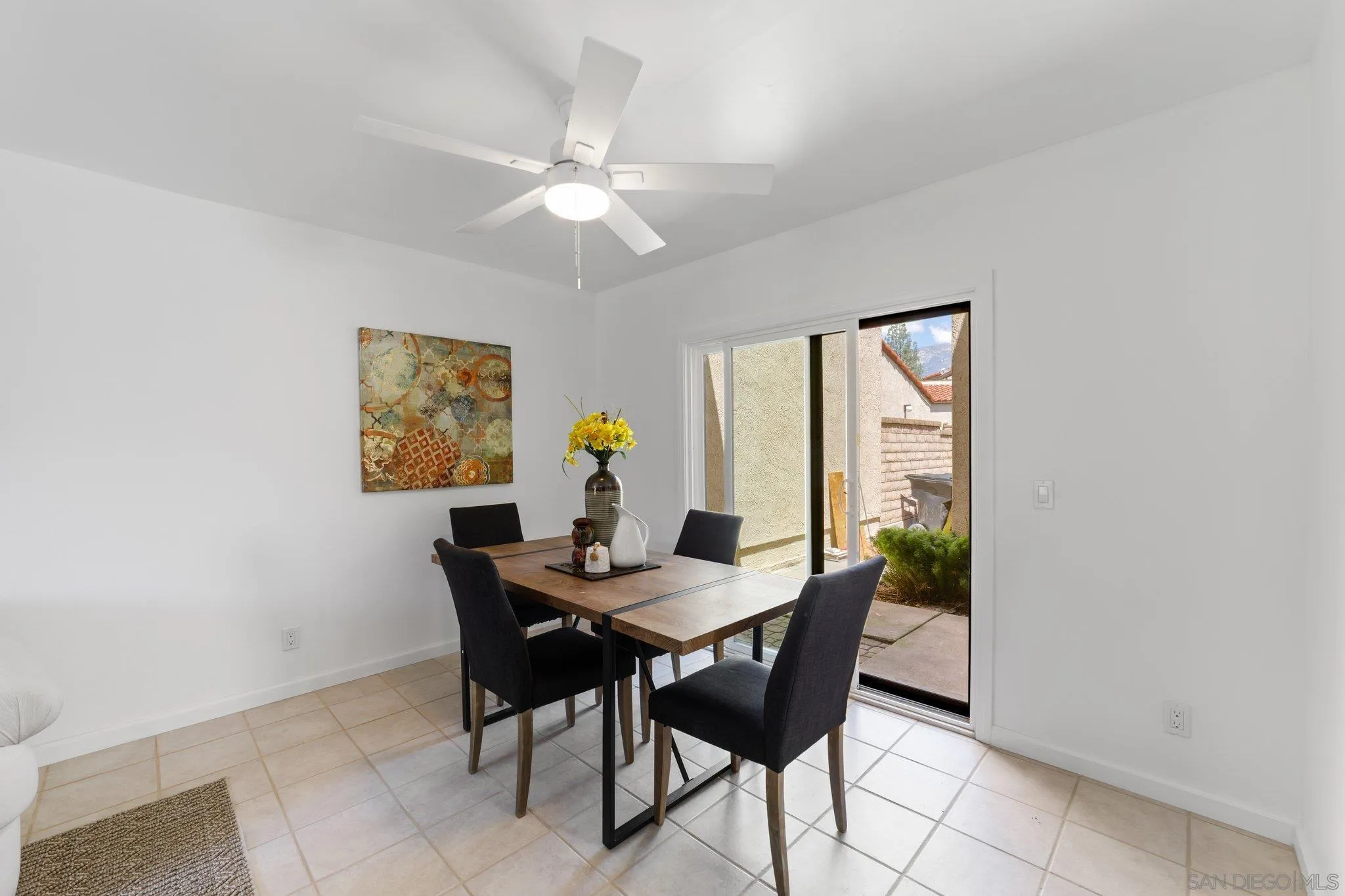 9819 Mariposa Dr