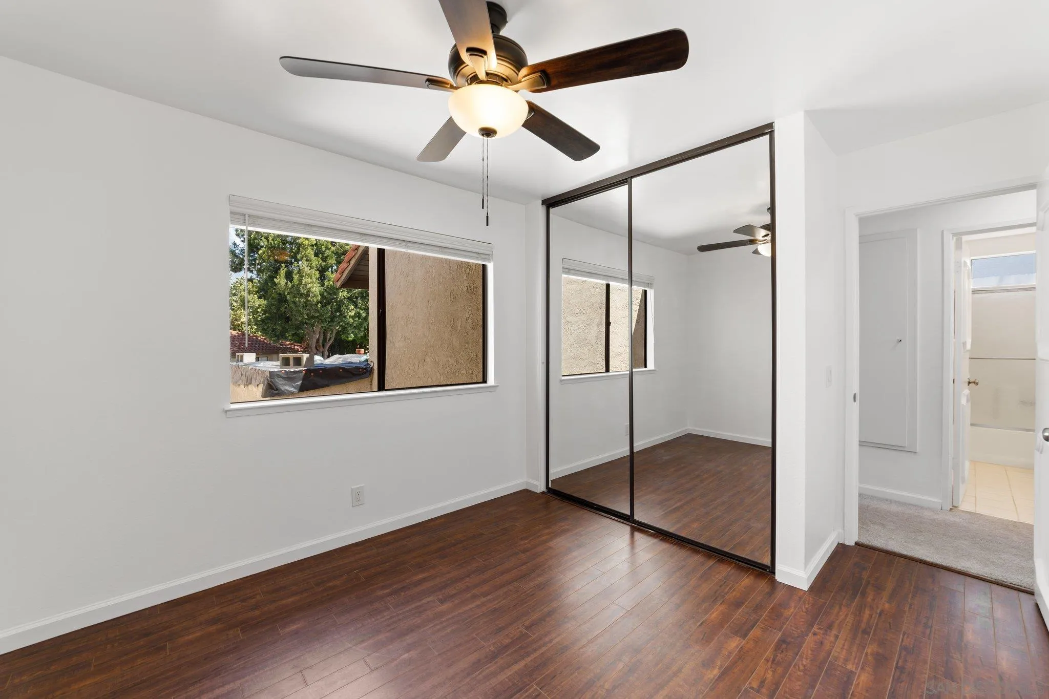 9819 Mariposa Dr