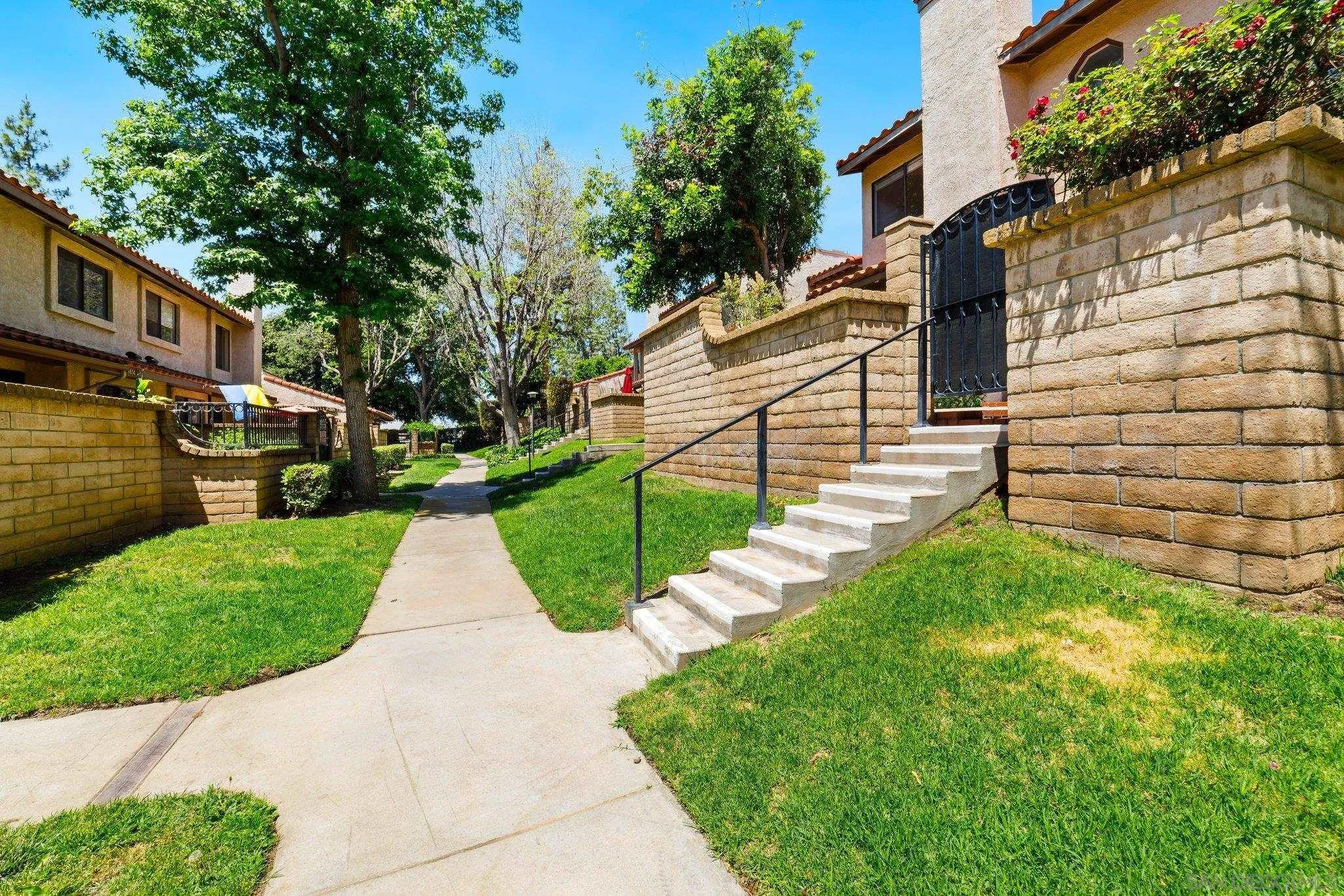 9819 Mariposa Dr