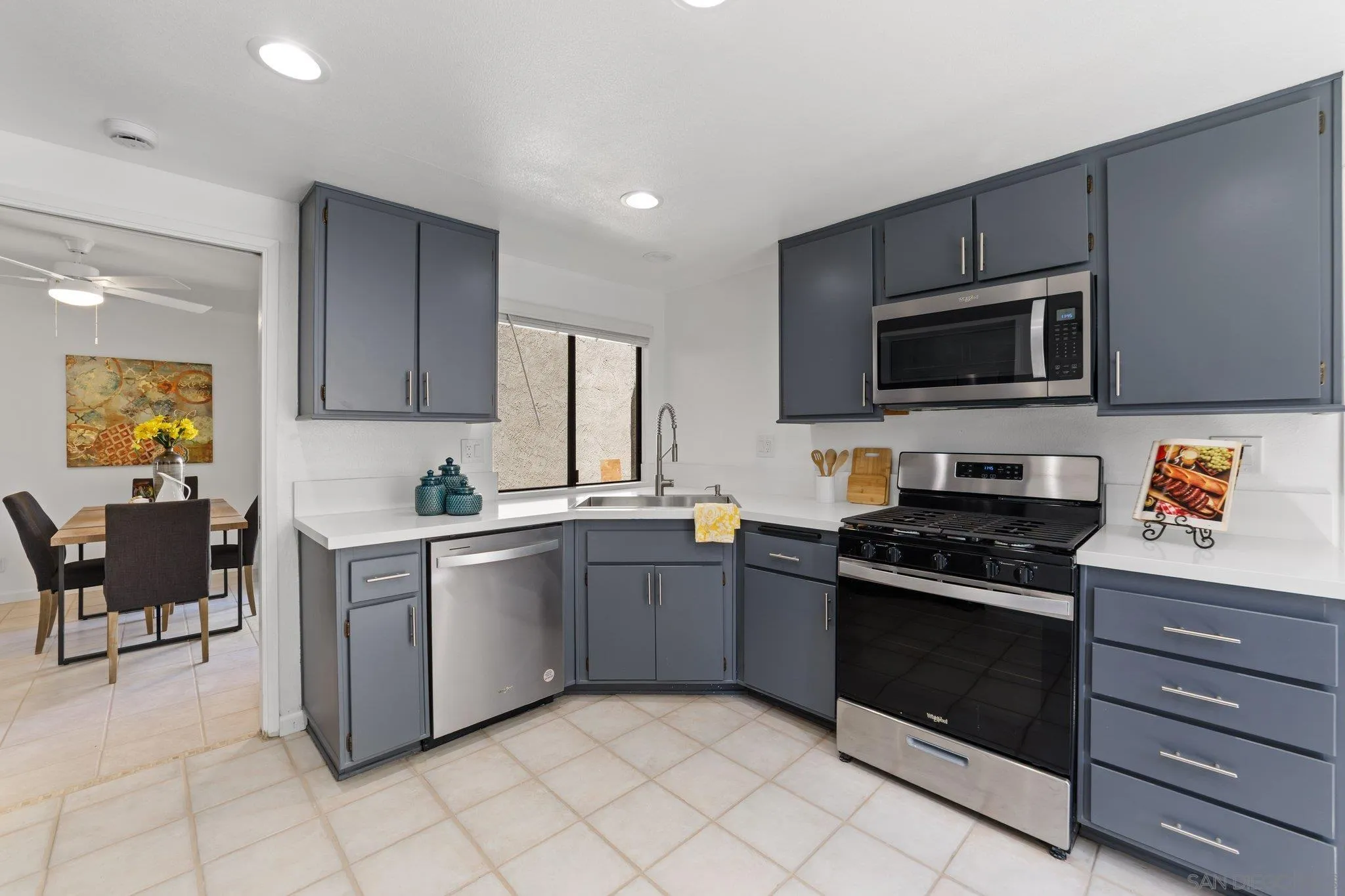 9819 Mariposa Dr