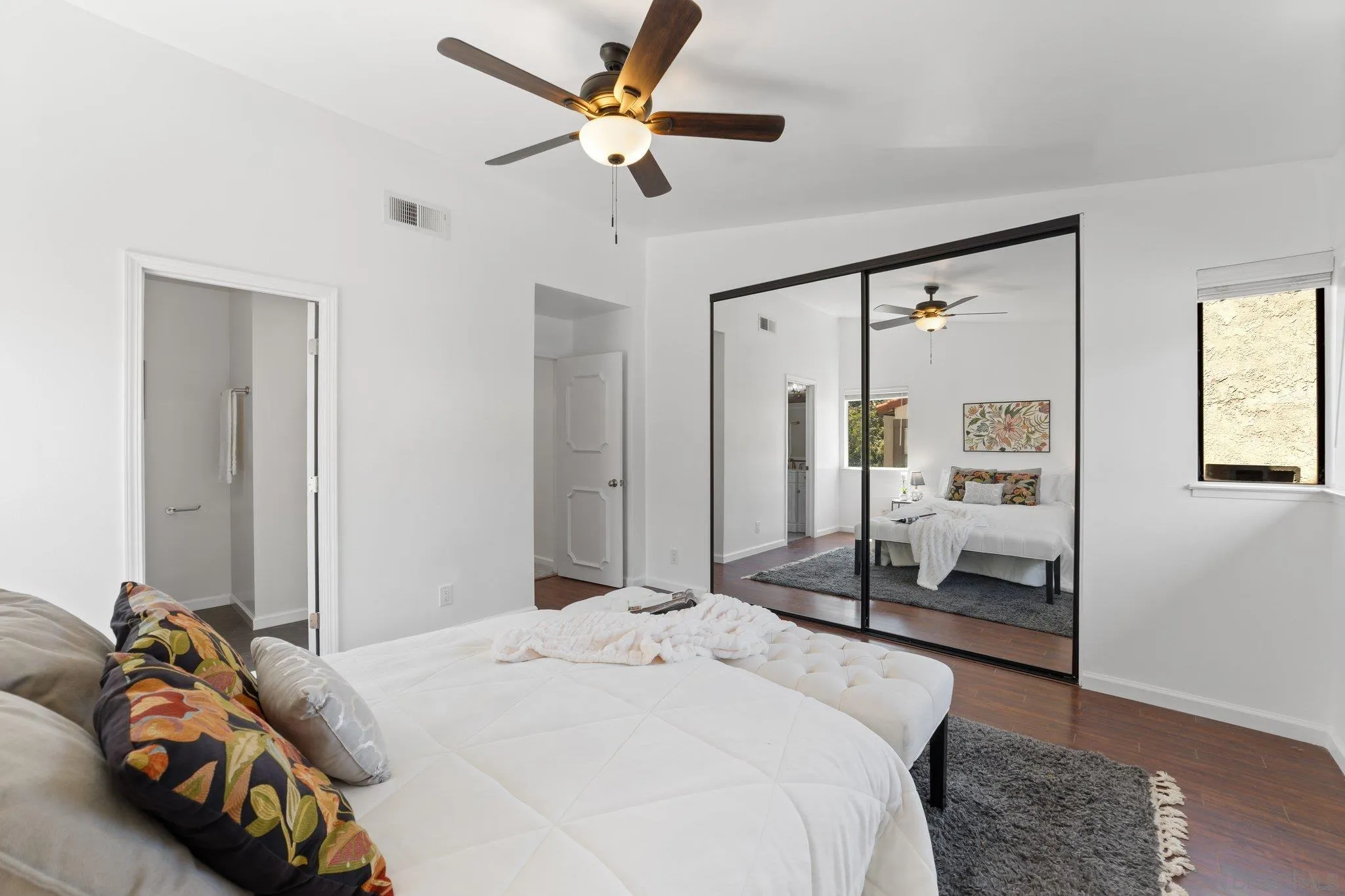 9819 Mariposa Dr