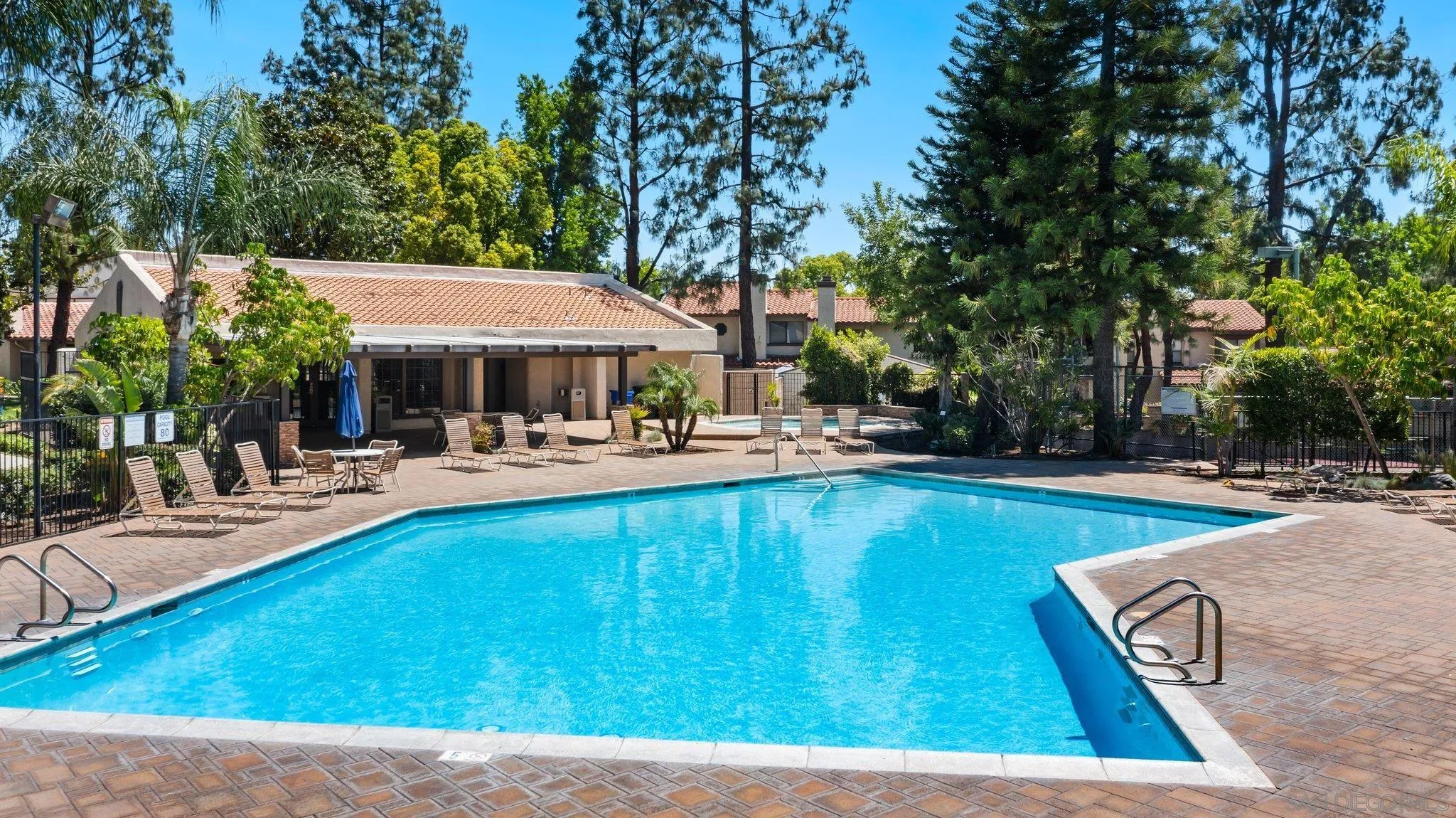 9819 Mariposa Dr