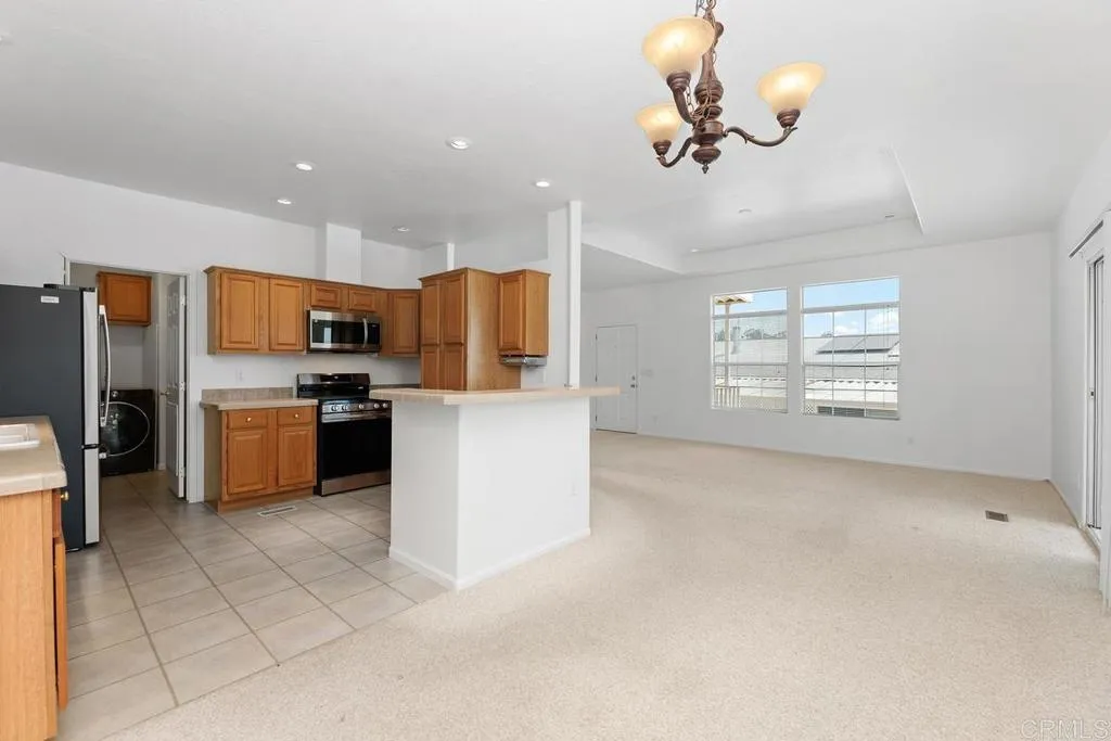 525 W El Norte Parkway Unit 70