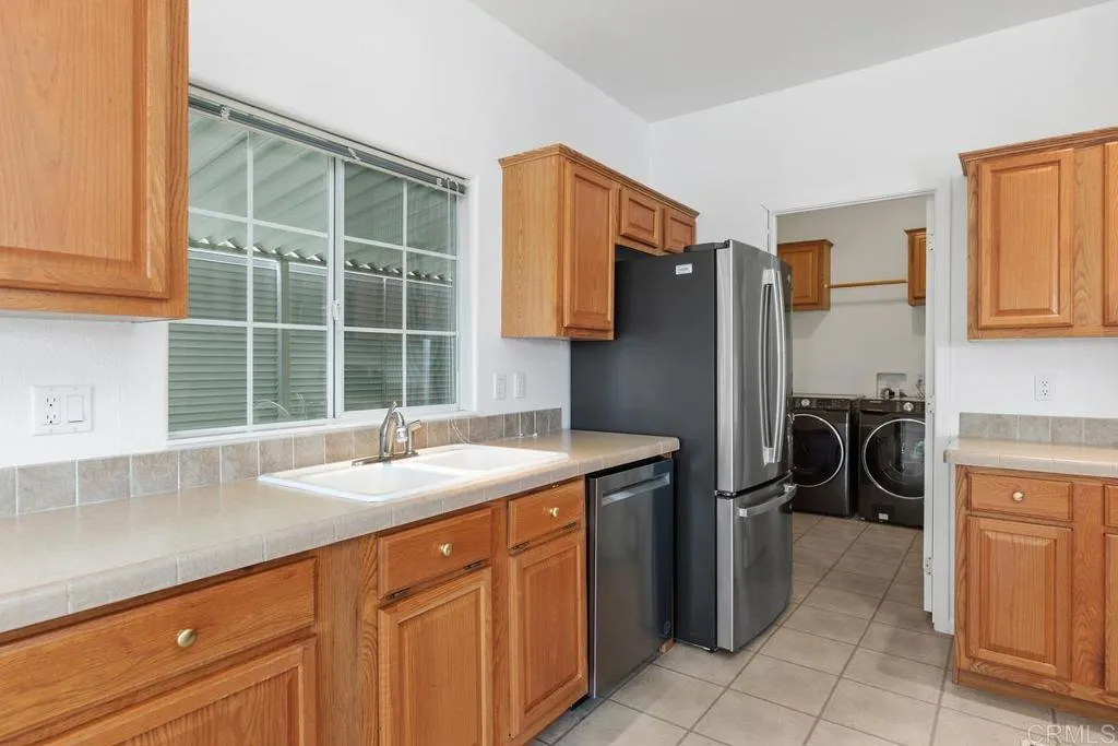 525 W El Norte Parkway Unit 70