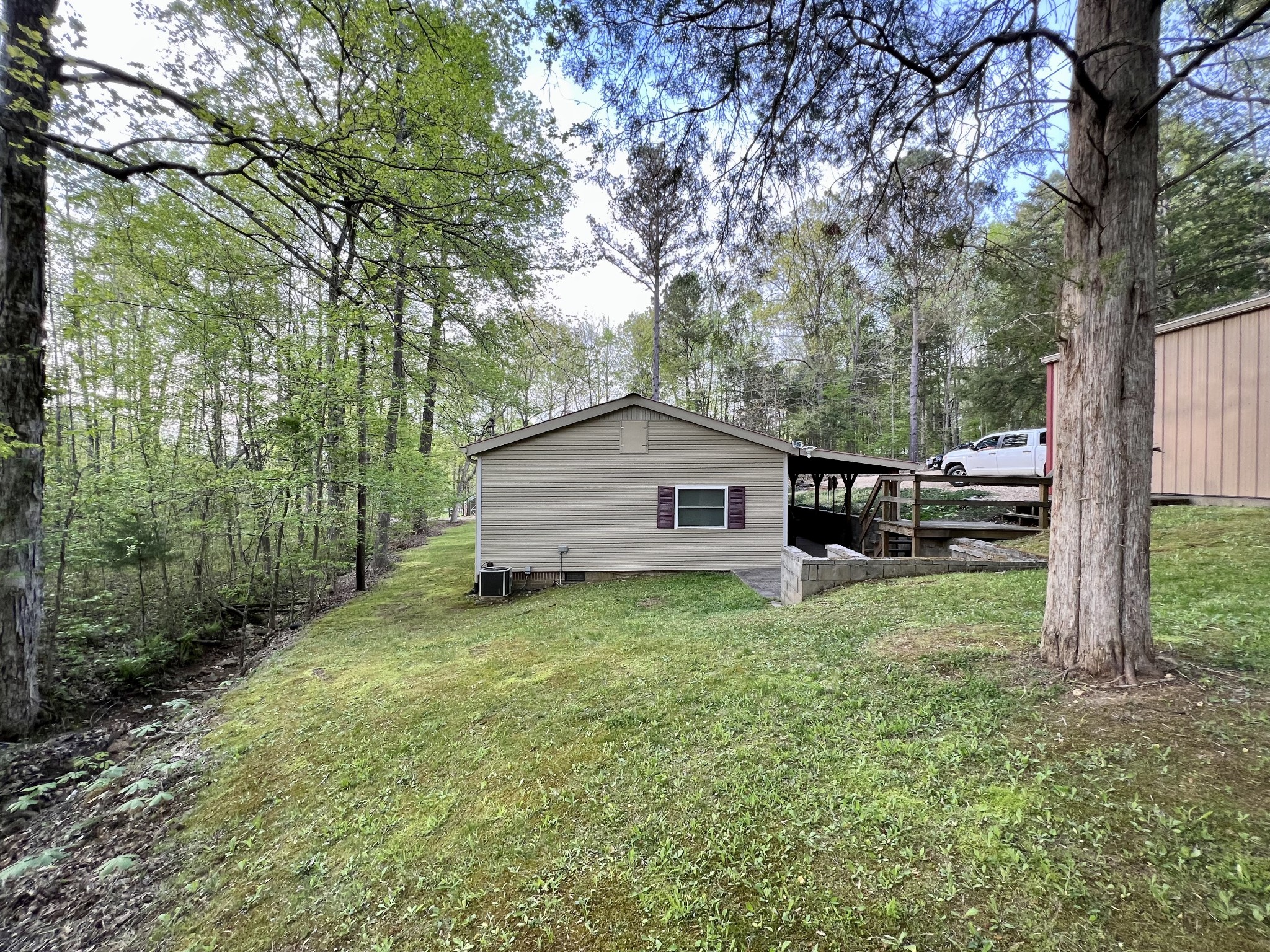 225 Winifred Rd
