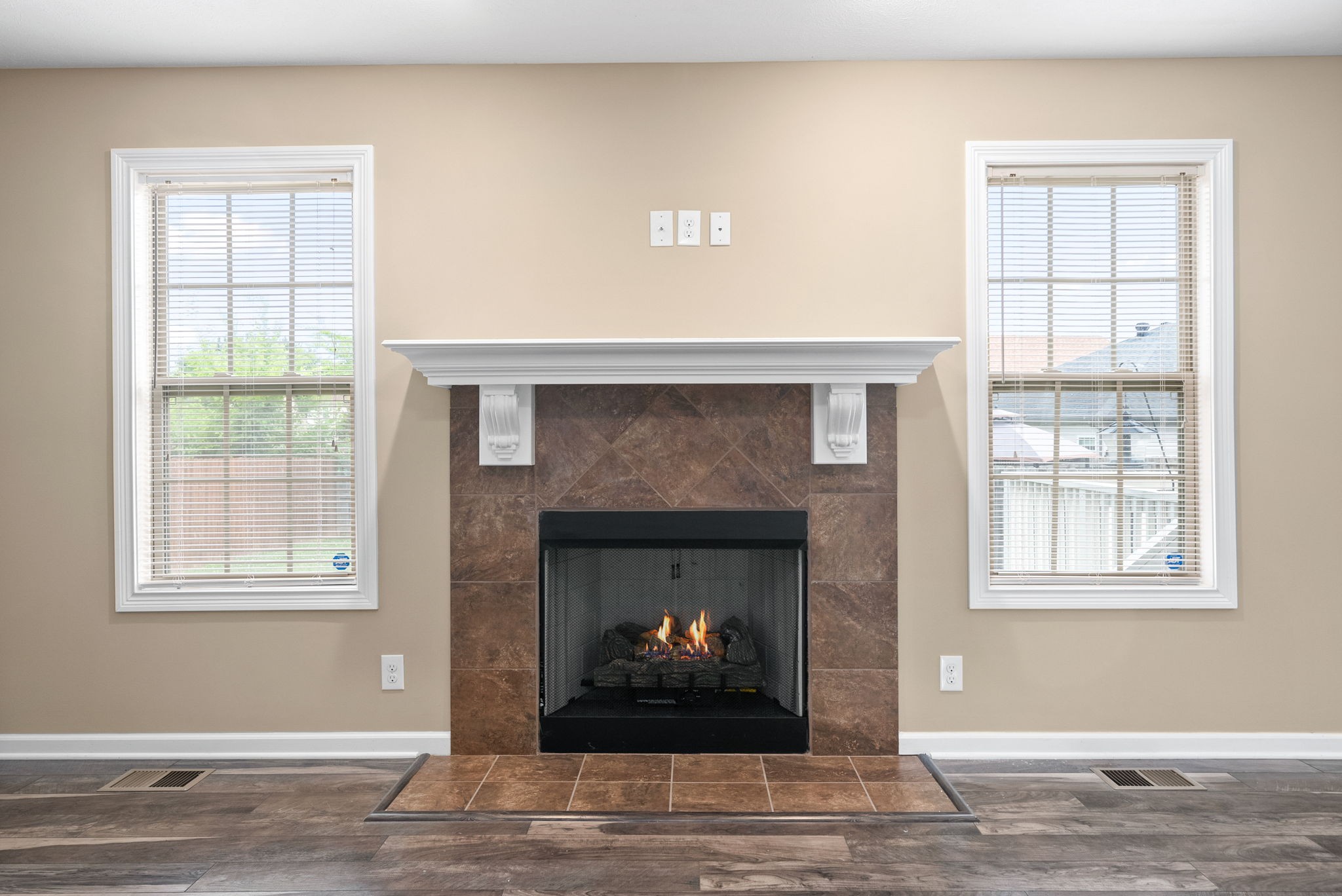 523 Falkland Cir
