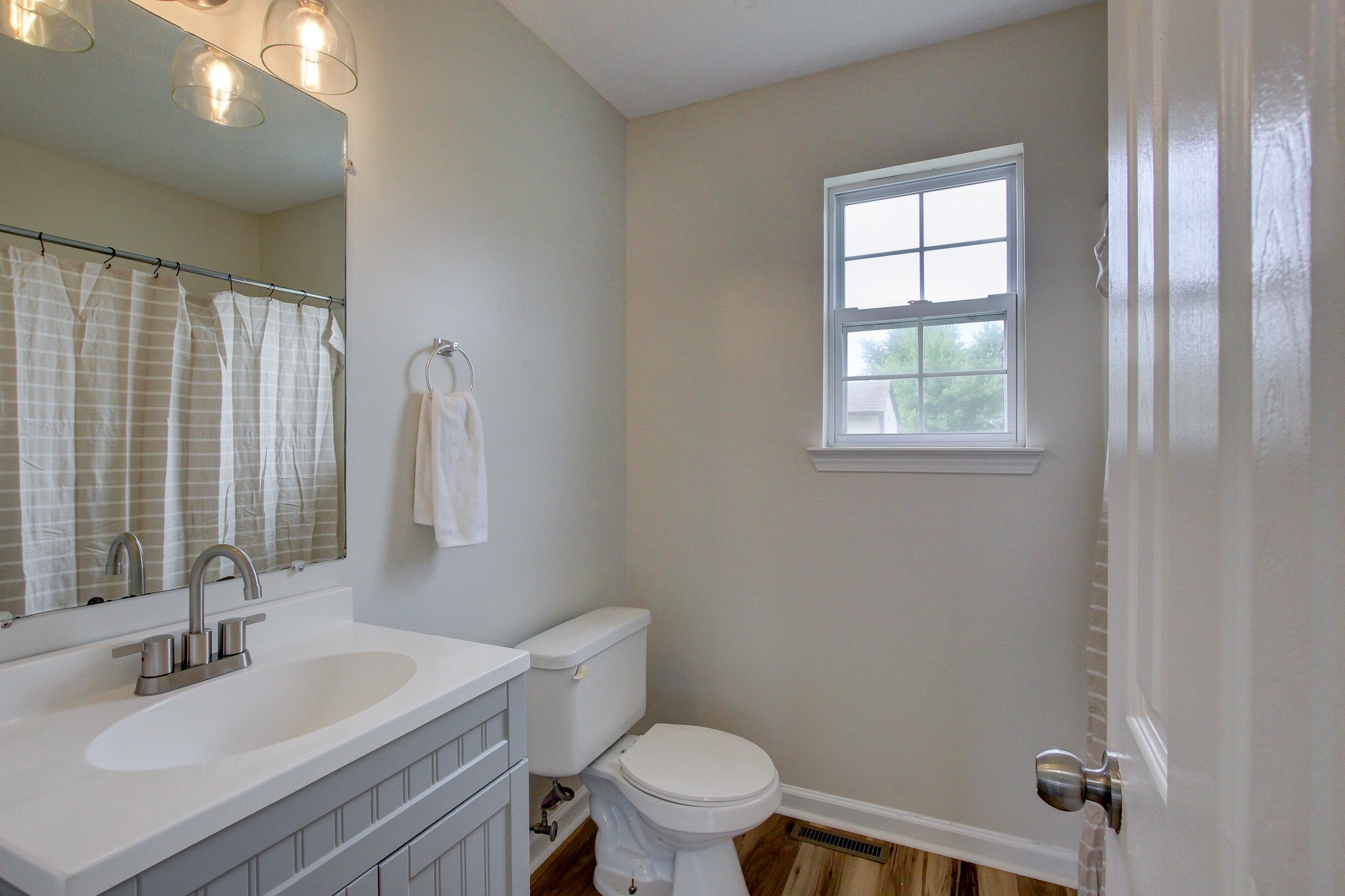 308 Lansinger Ln