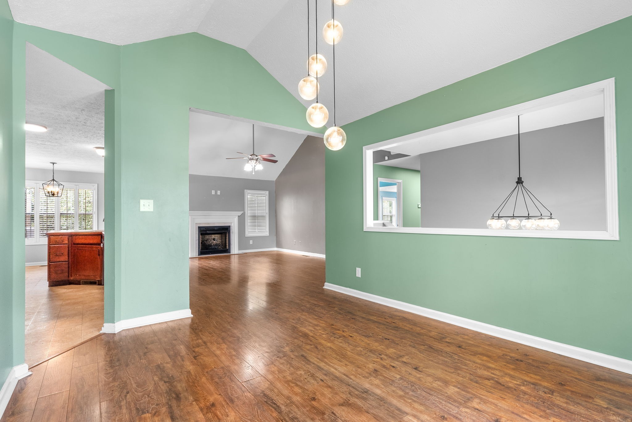684 Superior Ln