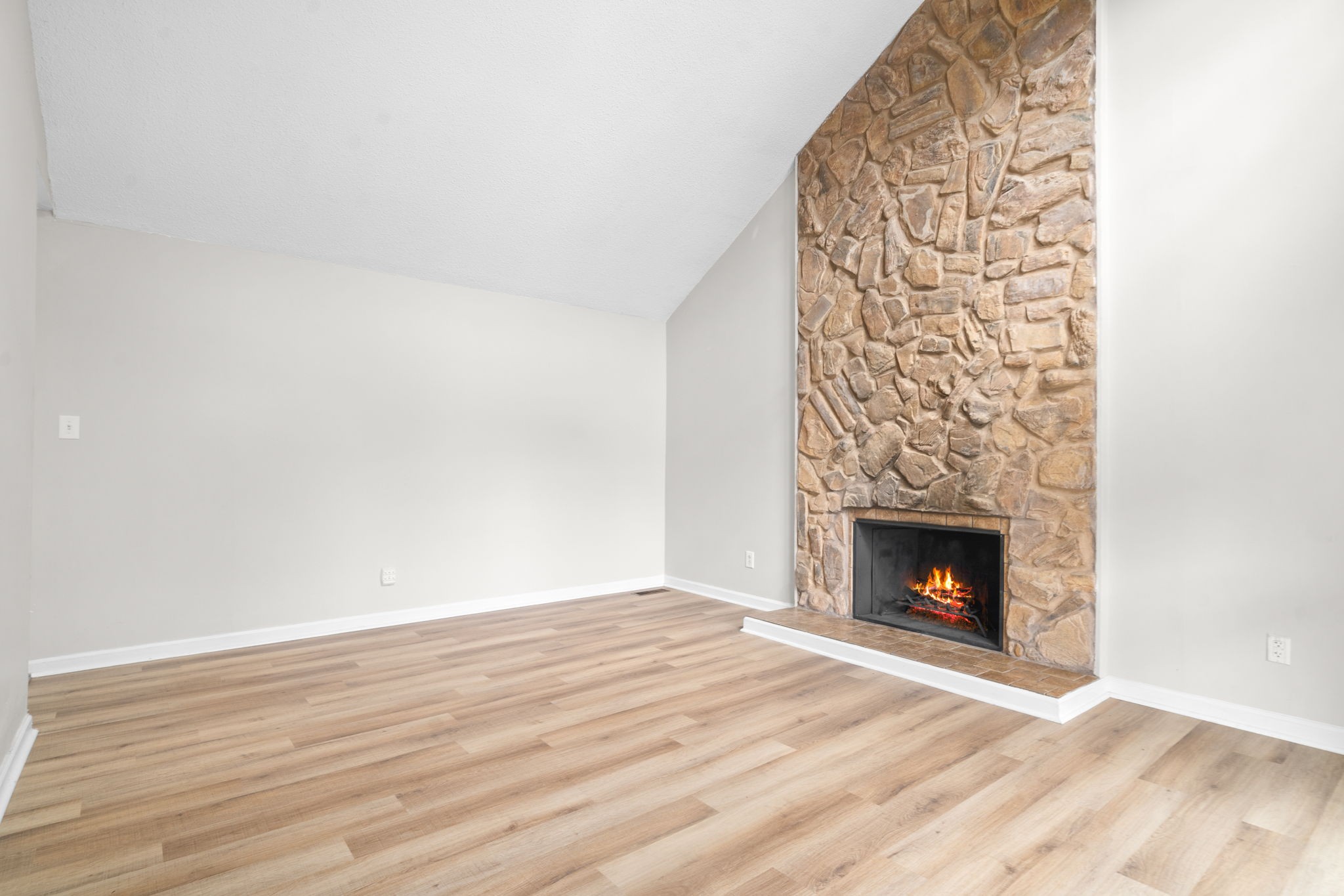 519 Inver Ln