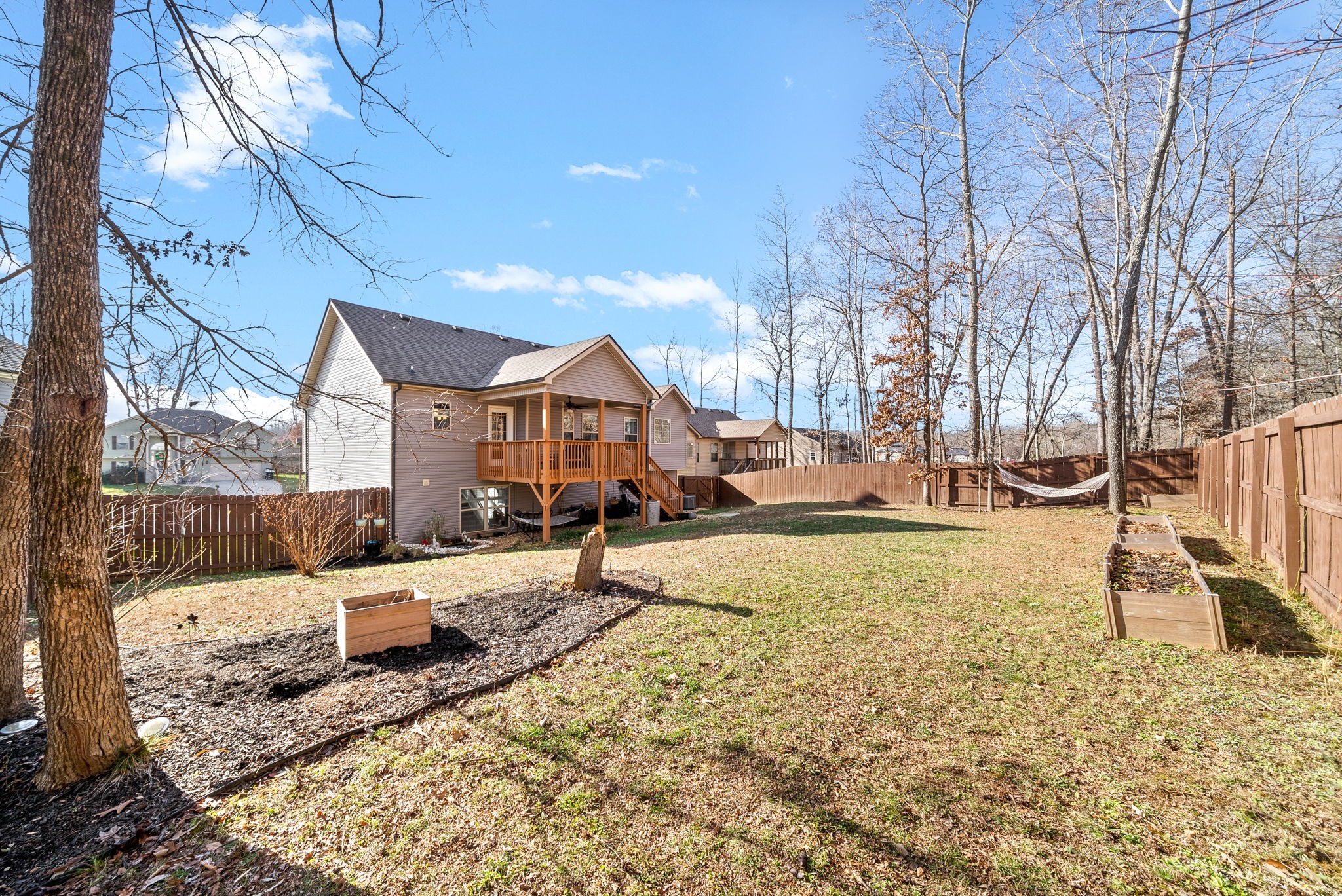 1677 Putnum Dr