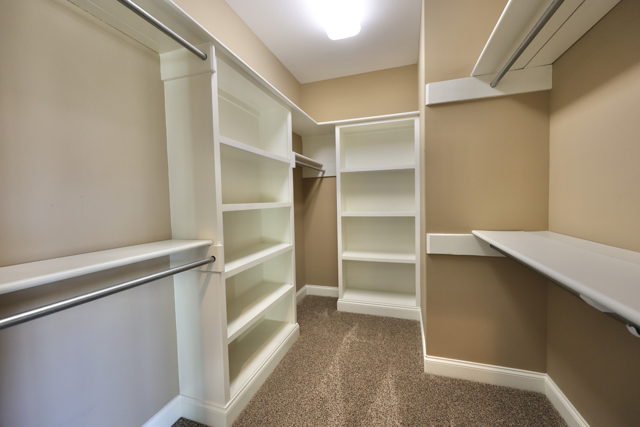 309 Ellington Dr