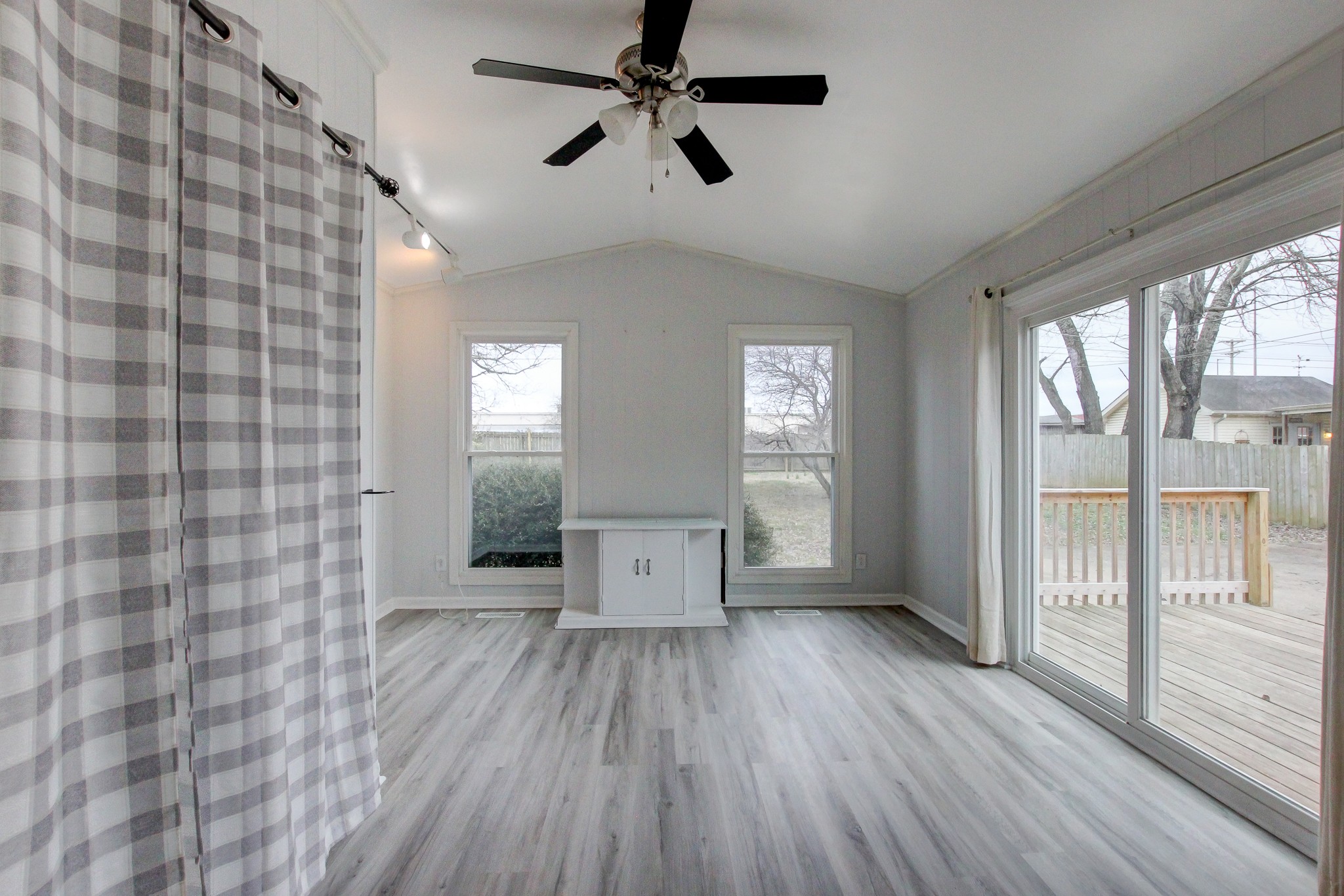 126 Forest Hills Dr