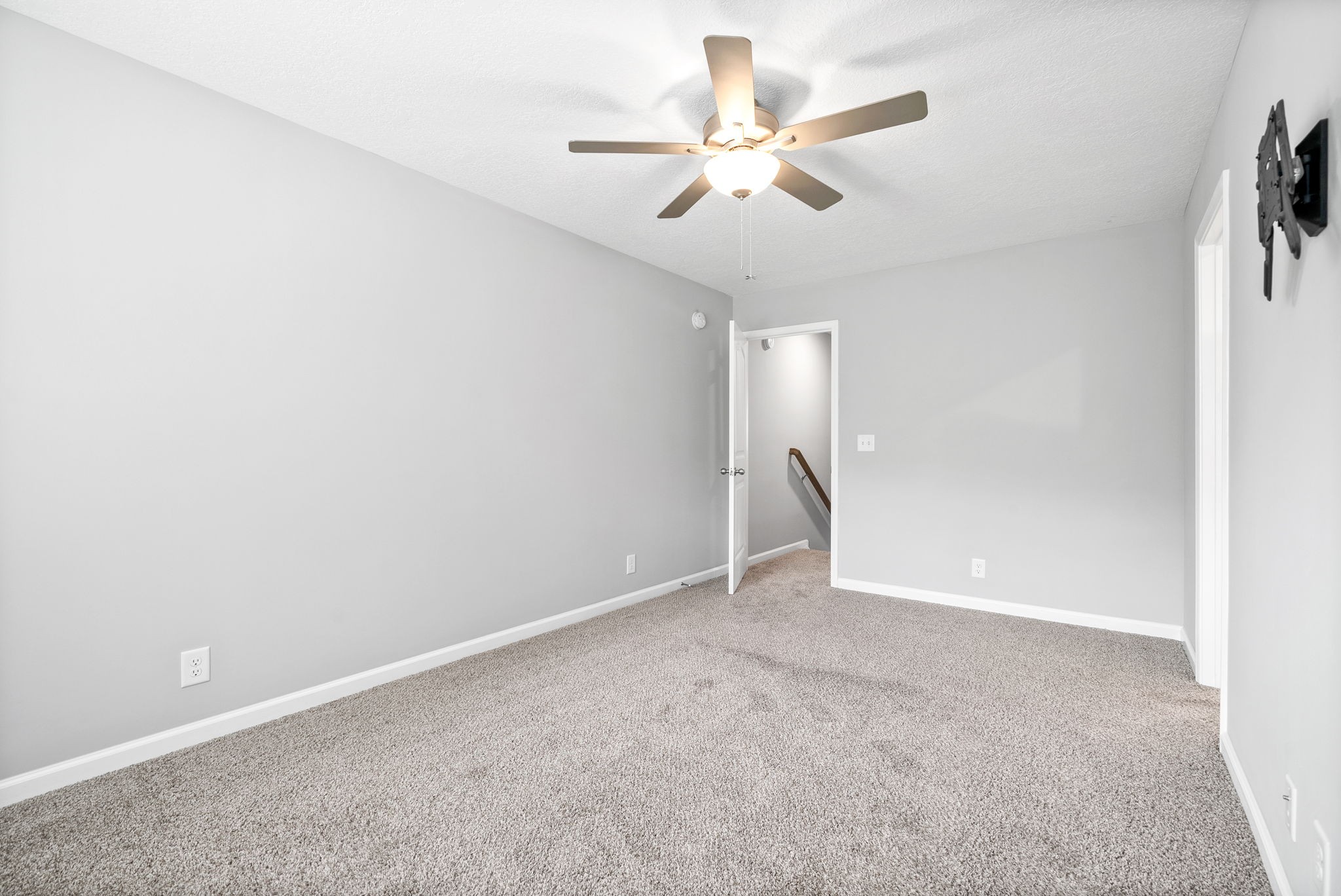 230 Woodland Valley Ln