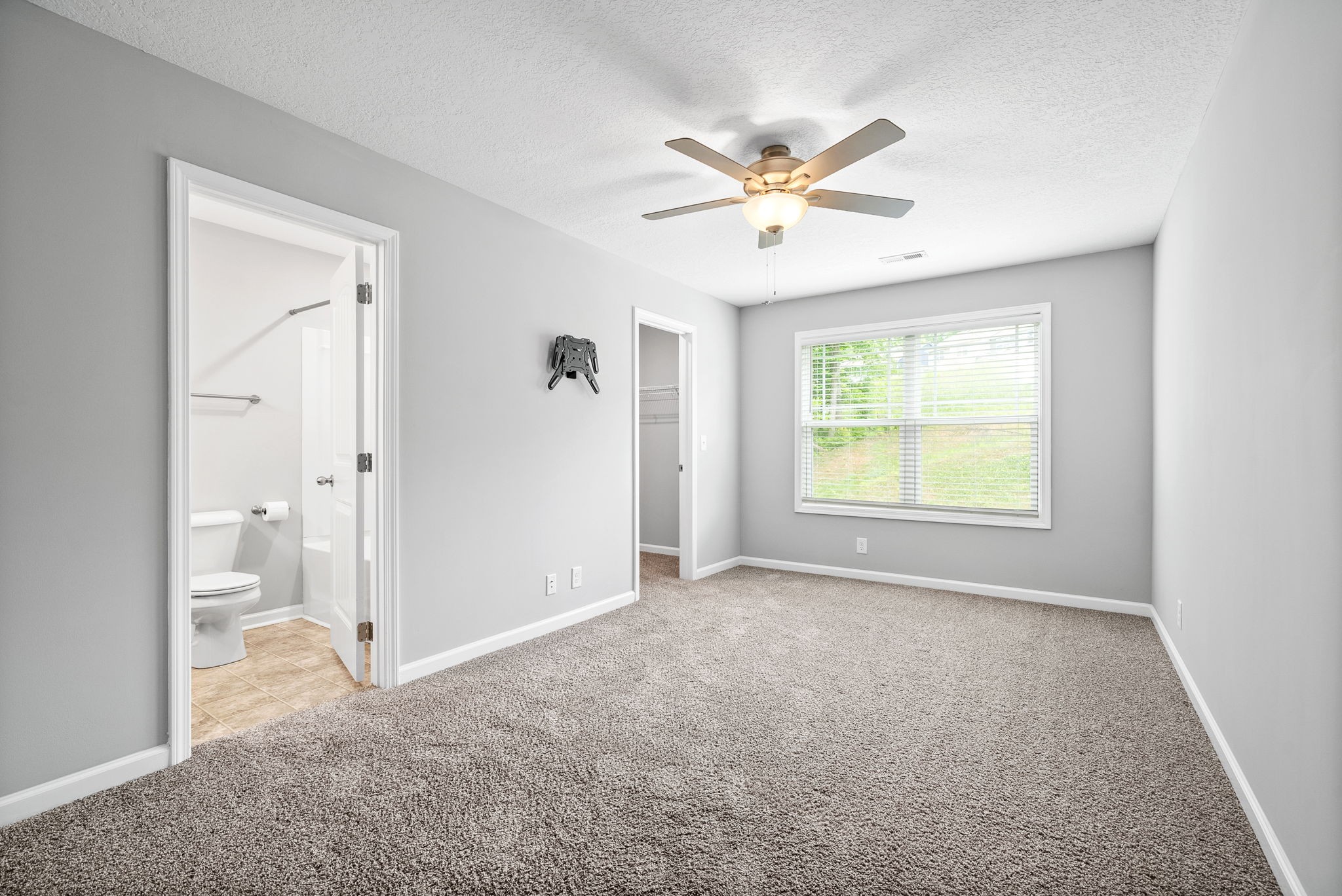 230 Woodland Valley Ln