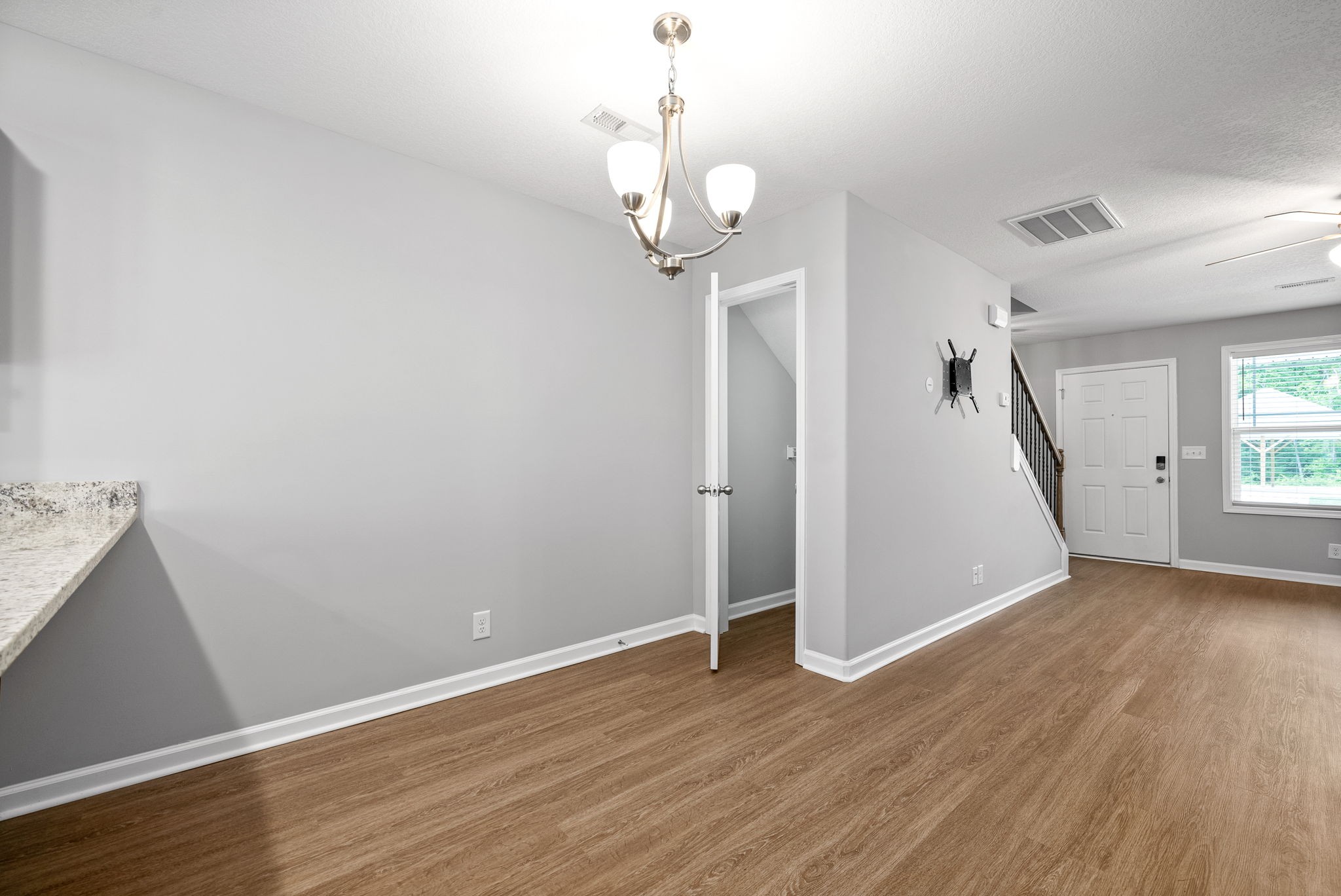 230 Woodland Valley Ln