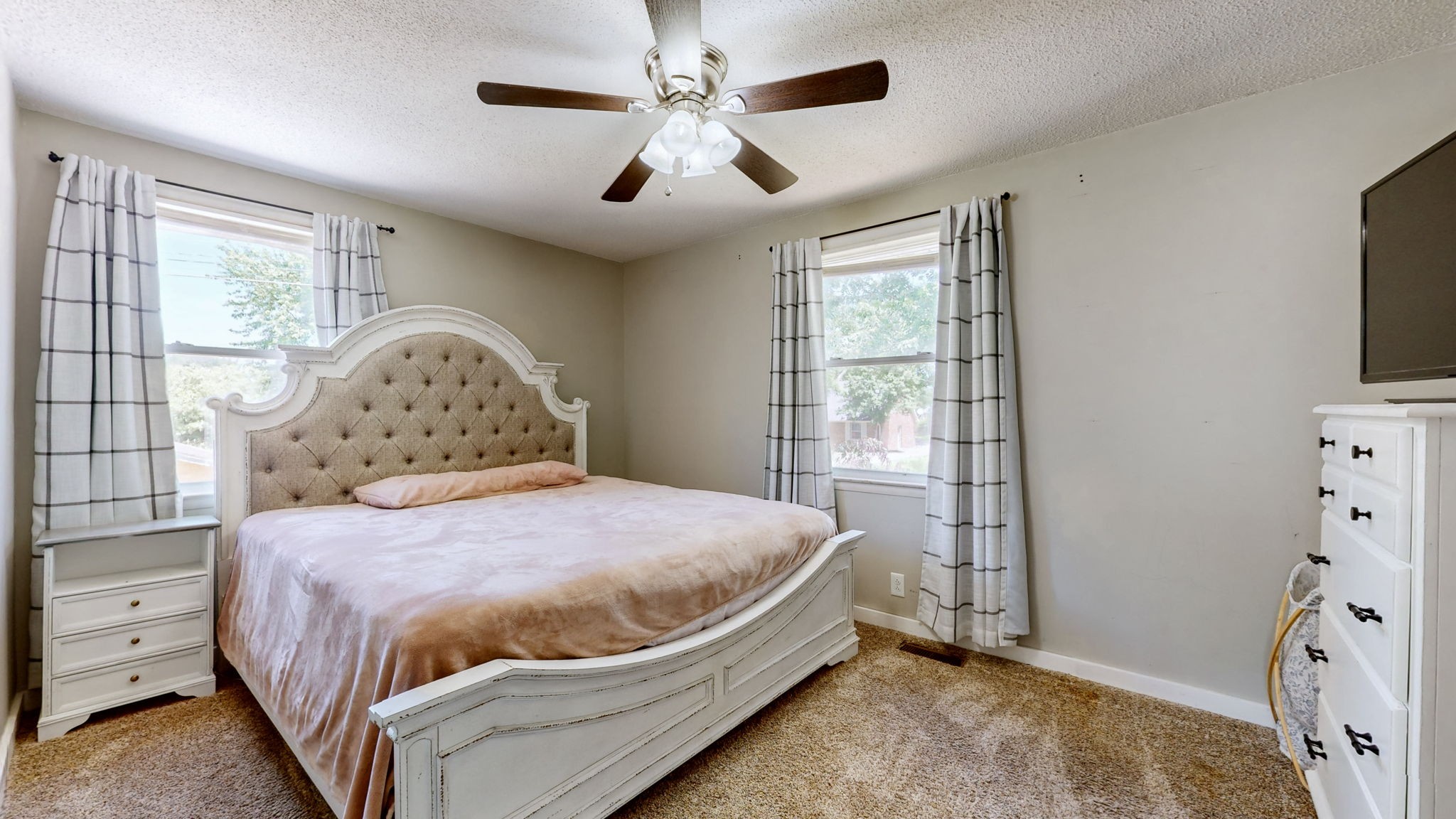 538 Paula Dr