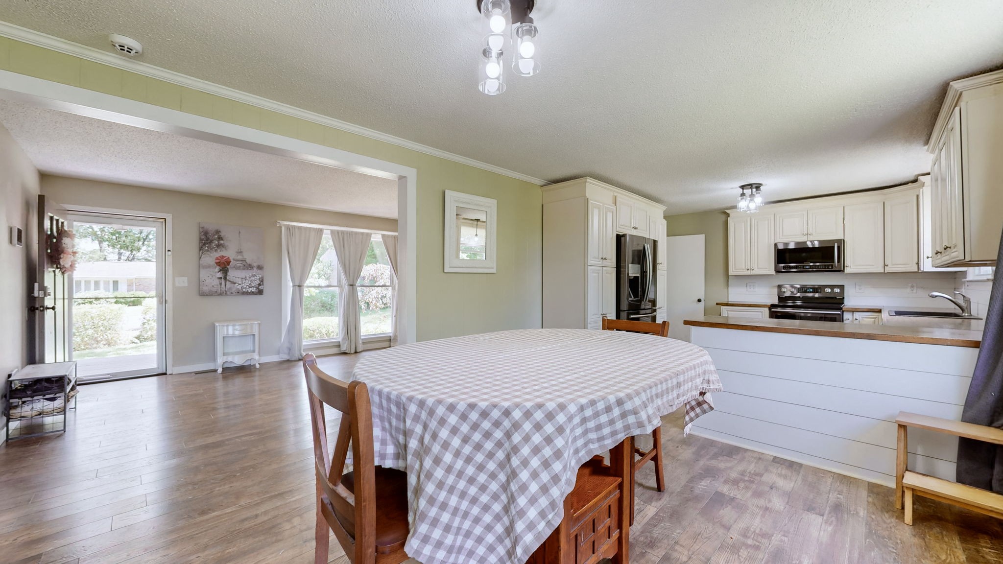 538 Paula Dr