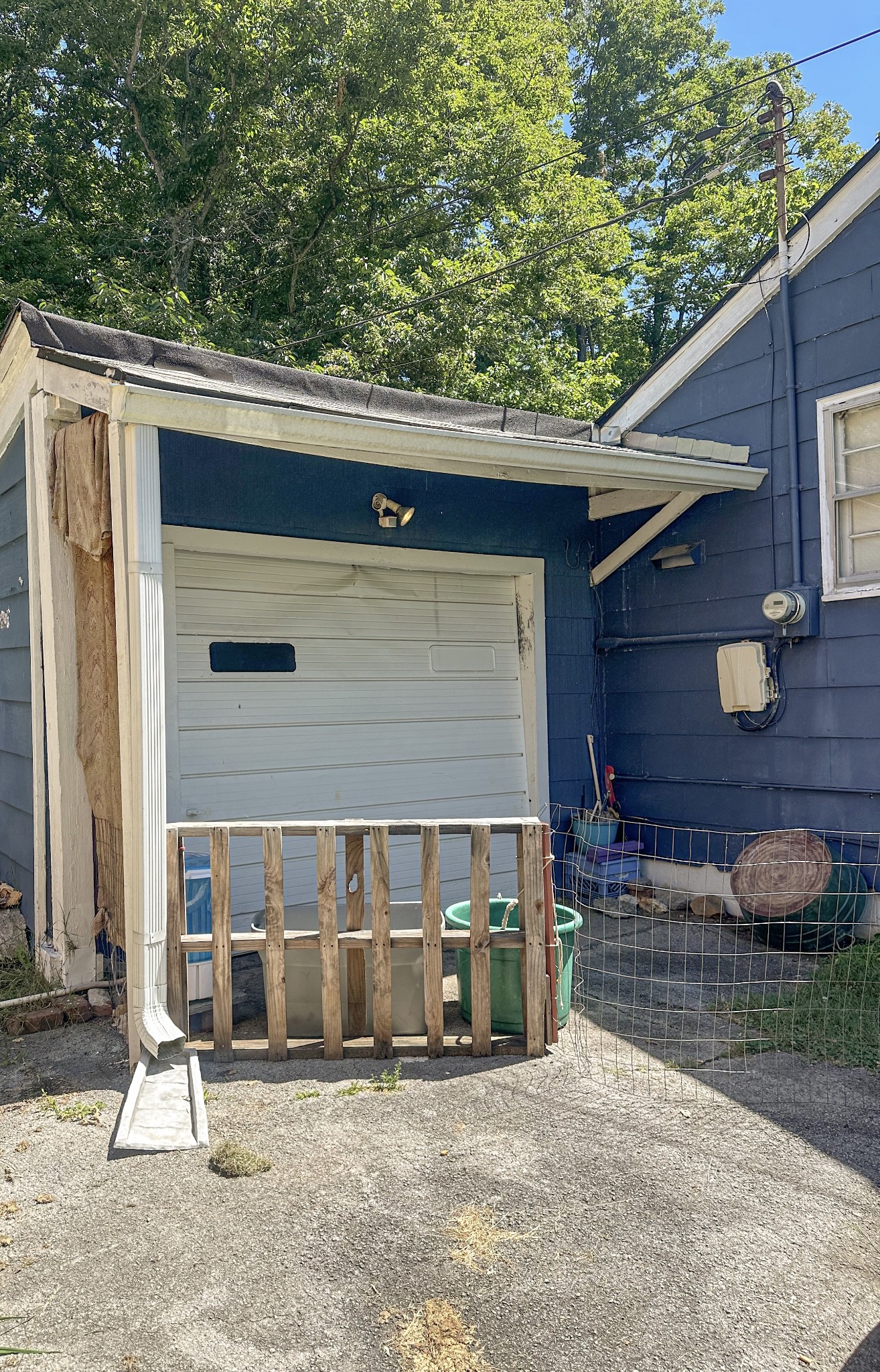 1325 Moss Rose Rd