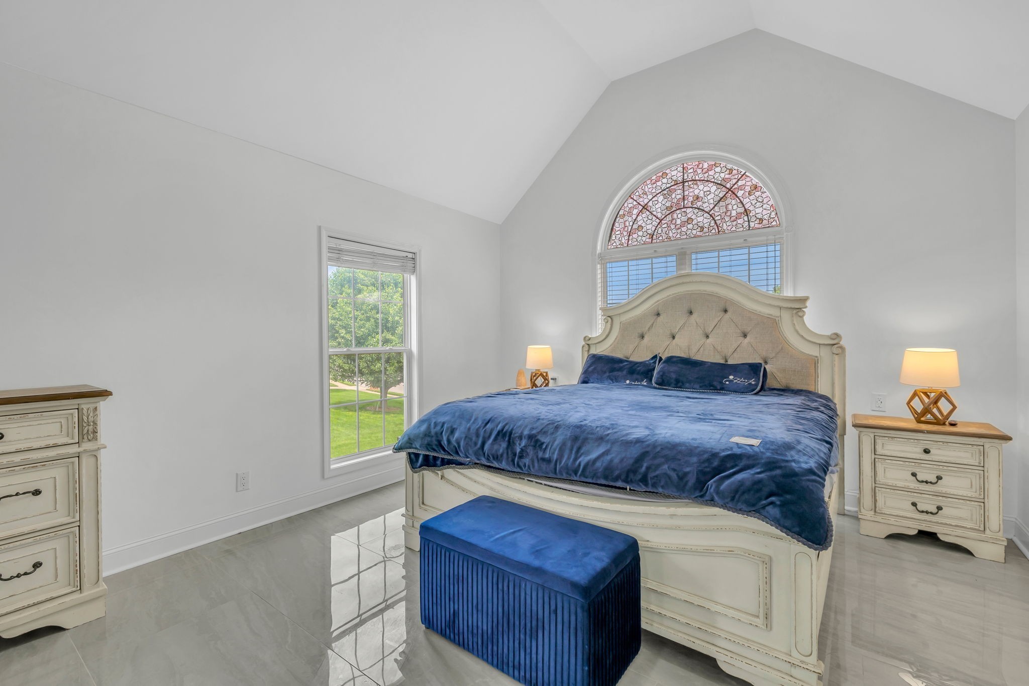 4268 N Woodstock Dr