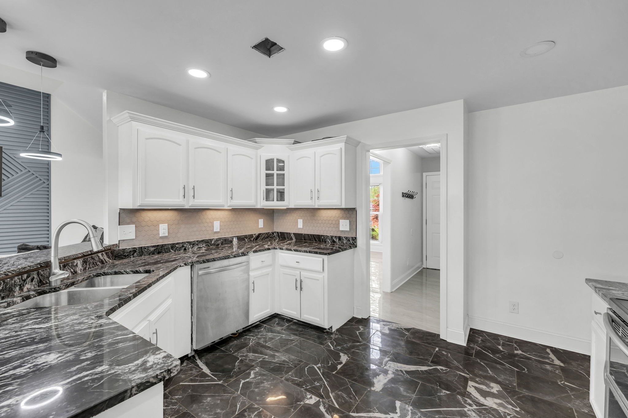 4268 N Woodstock Dr